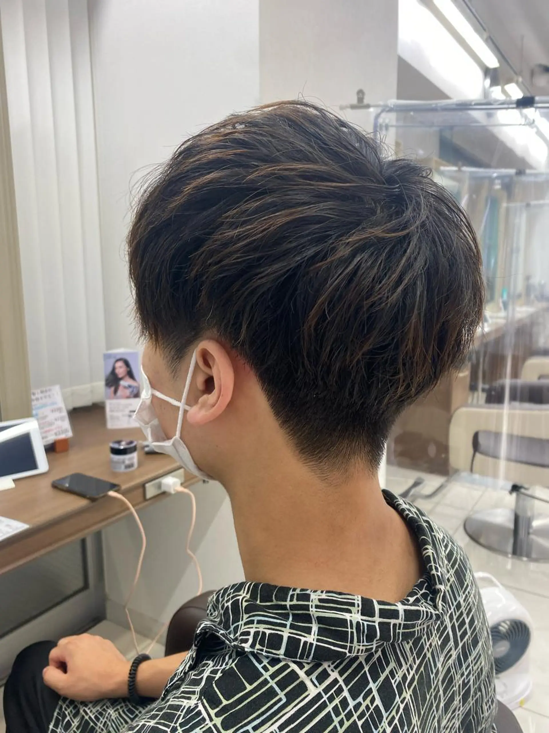 ショート メンズ マッシュ 刈り上げ 長妻莉央/縮毛矯正 髪質改善カラーのヘアスタイル