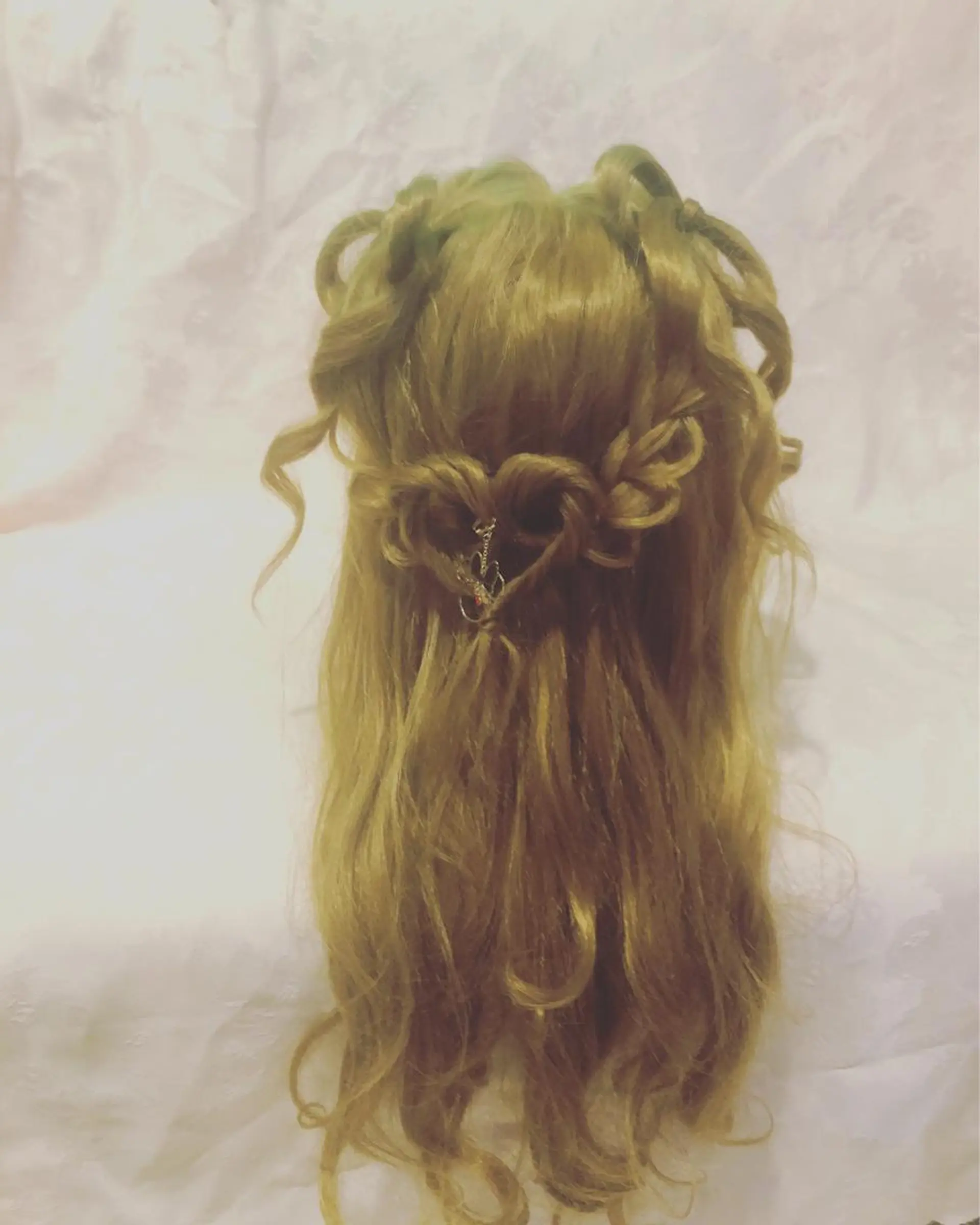 ロング カラー パーマ ヘアアレンジ メンズ キッズ ネイル マツエク・マツパ ツインテール 結婚式・ブライダル 子どものヘアアレンジ 結婚式・ブライダル デート 銀河 ティンガーラのヘアスタイル