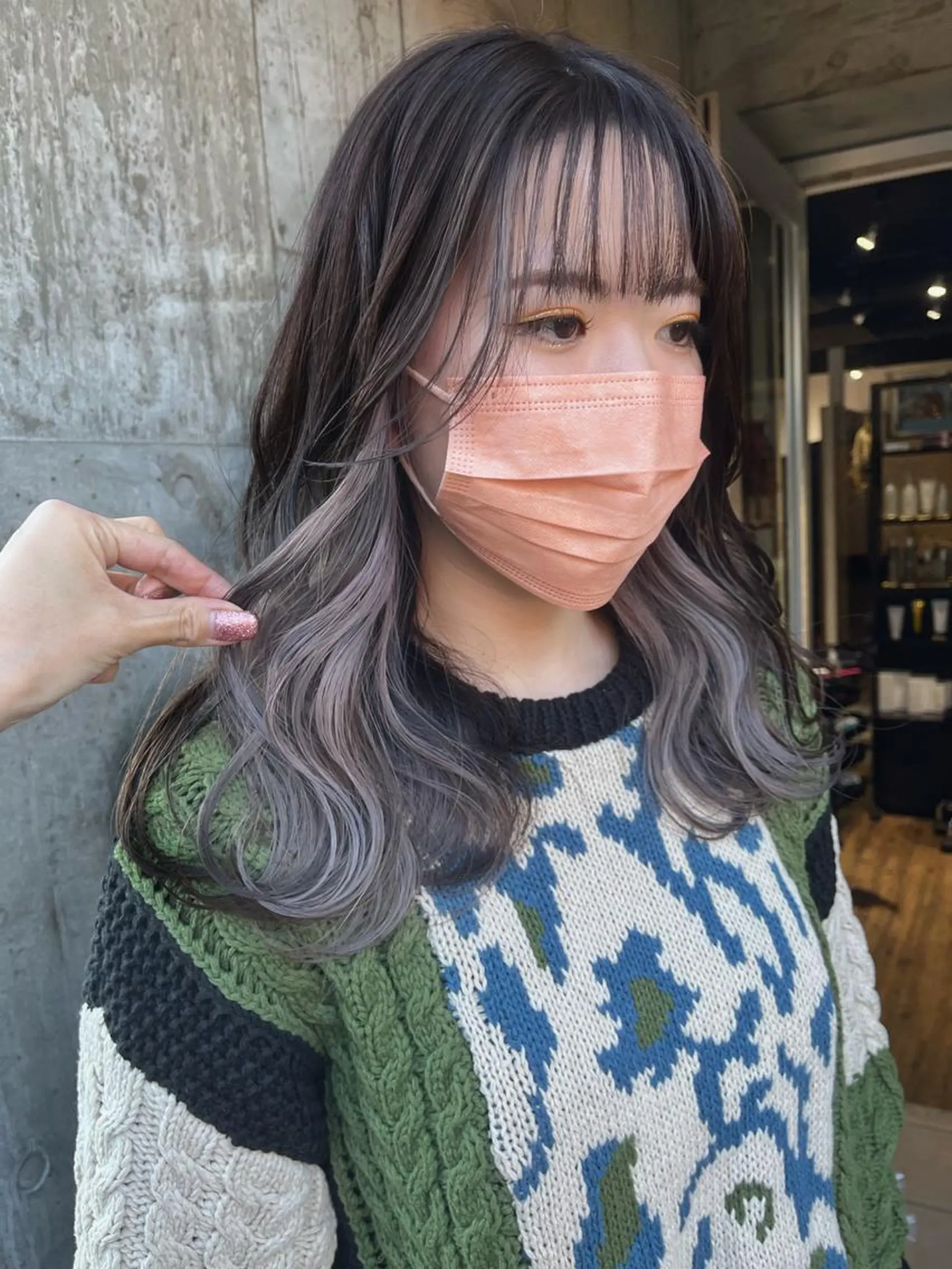 ロング カラー アッシュ イヤリングカラー インナーカラー シルバー シルバーアッシュ ミルクティーベージュ 🌿店長　清水ひとみのヘアスタイル