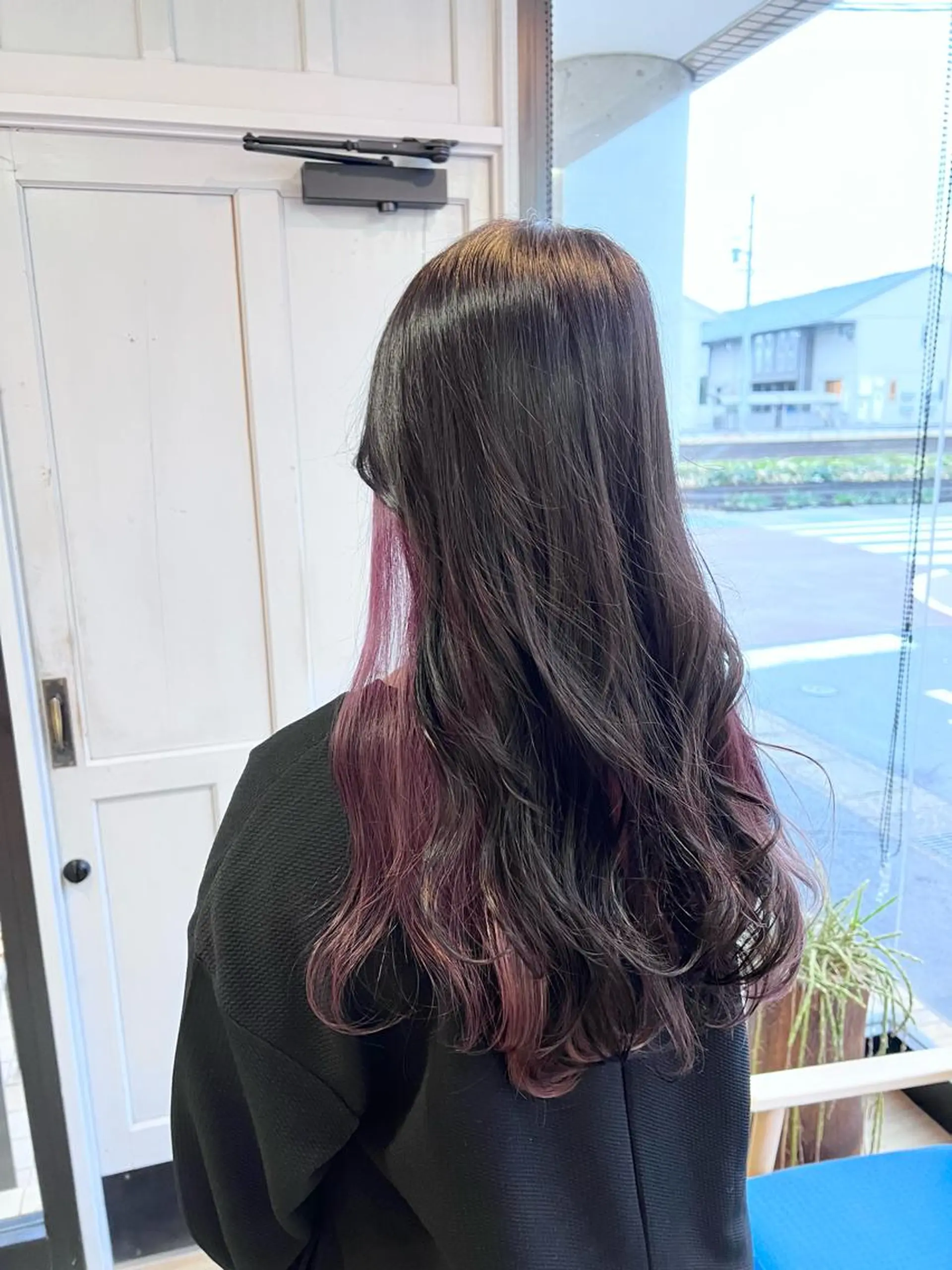 ロング カラー ピンクカラー レッドカラー ヘアカラー トリートメント ツキダテ ユイのヘアスタイル