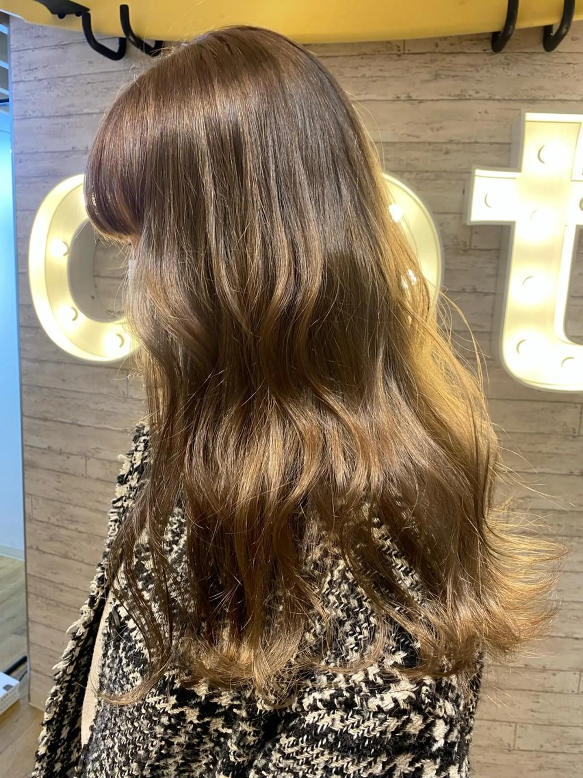 セミロング カラー ベージュカラー 遠藤沙也加 /レイヤーカットのヘアスタイル