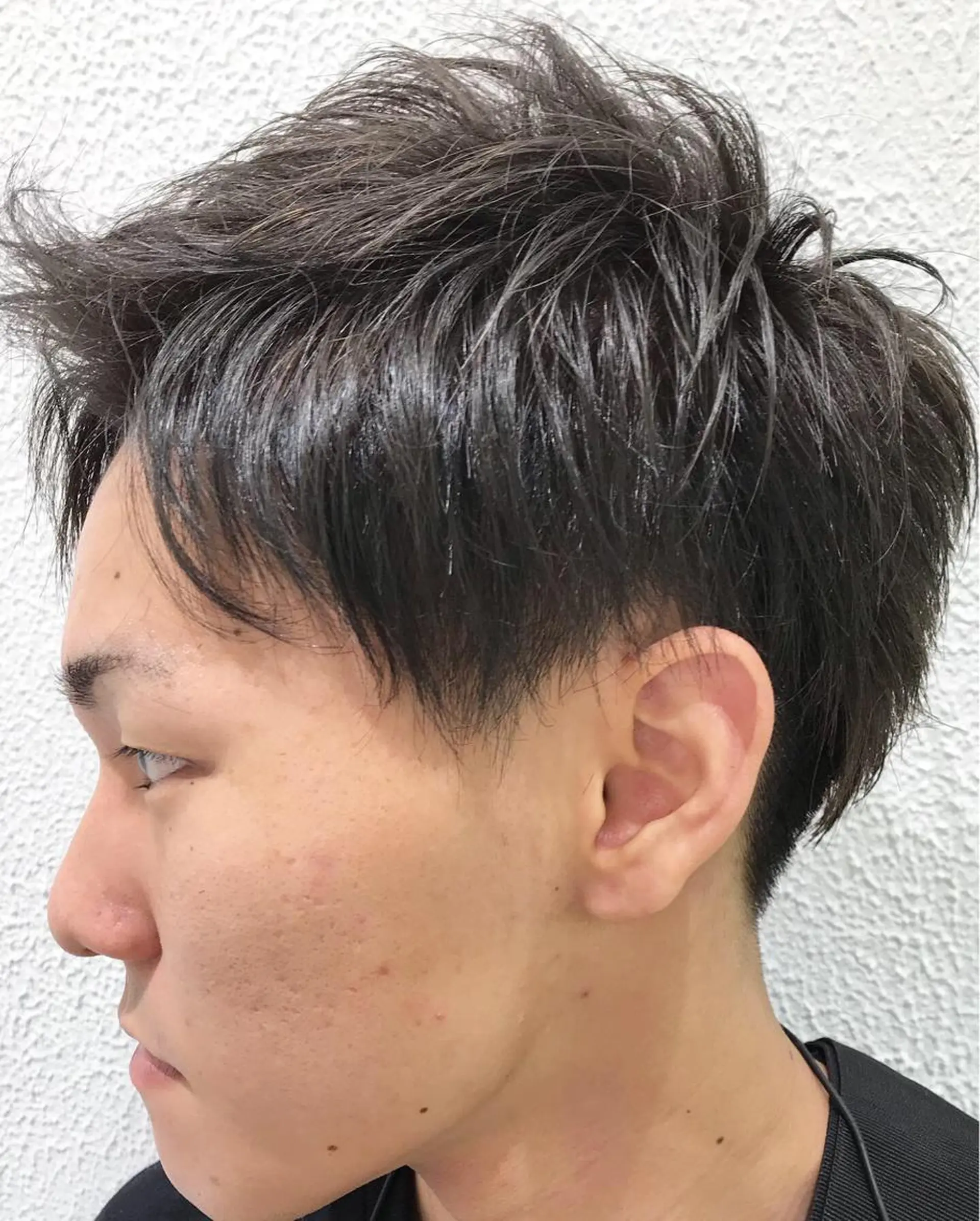 ショート カラー メンズ メンズブリーチ ブリーチ ダークグレー ヘアカラー トリートメント ウエモト　タク ショート/レイヤーのヘアスタイル