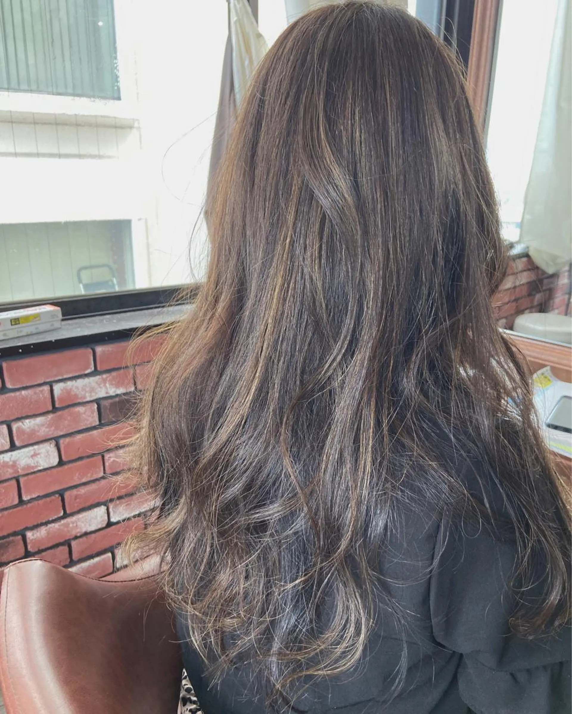 ロング カラー ロイヤルスイート所属・眞壁 華子のヘアスタイル