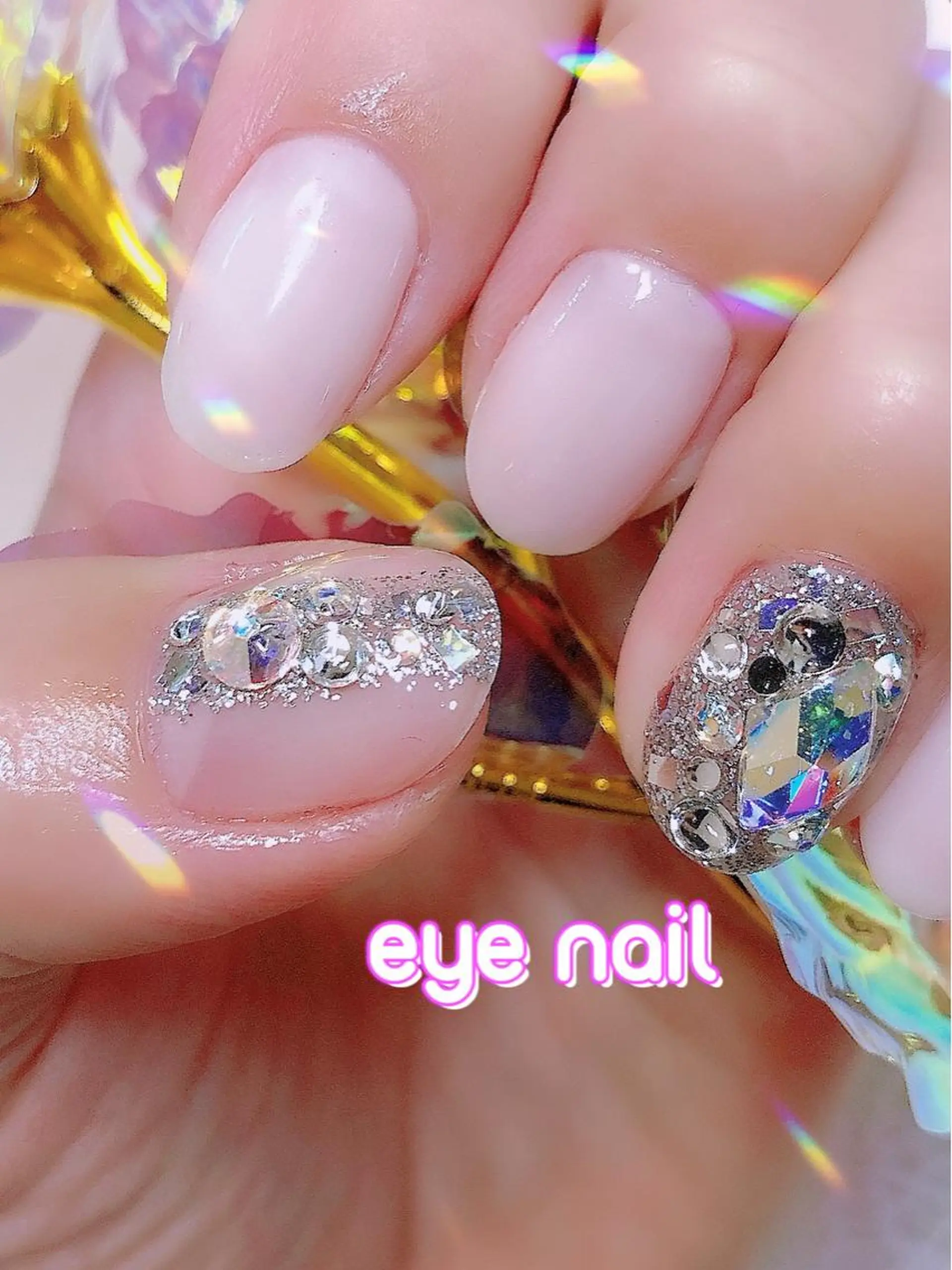 ネイル アートネイル オーロラネイル ホログラムネイル キラキラネイル ワンカラーネイル ハンドネイル Eye nailのネイルデザイン