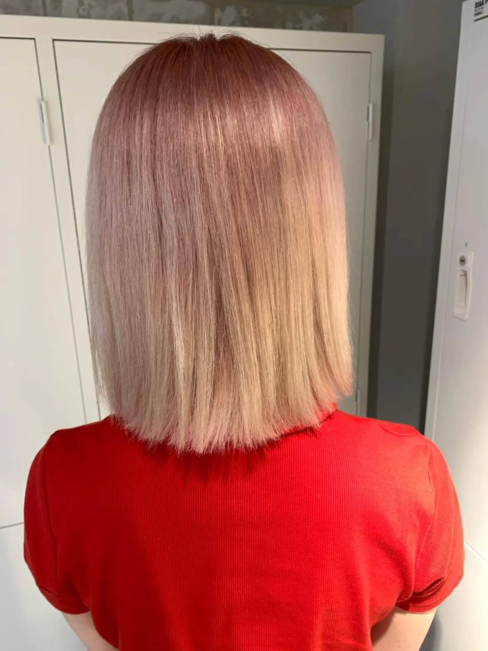 セミロング レイヤーカット ヘアカラー grow所属・和田 拓也のヘアスタイル