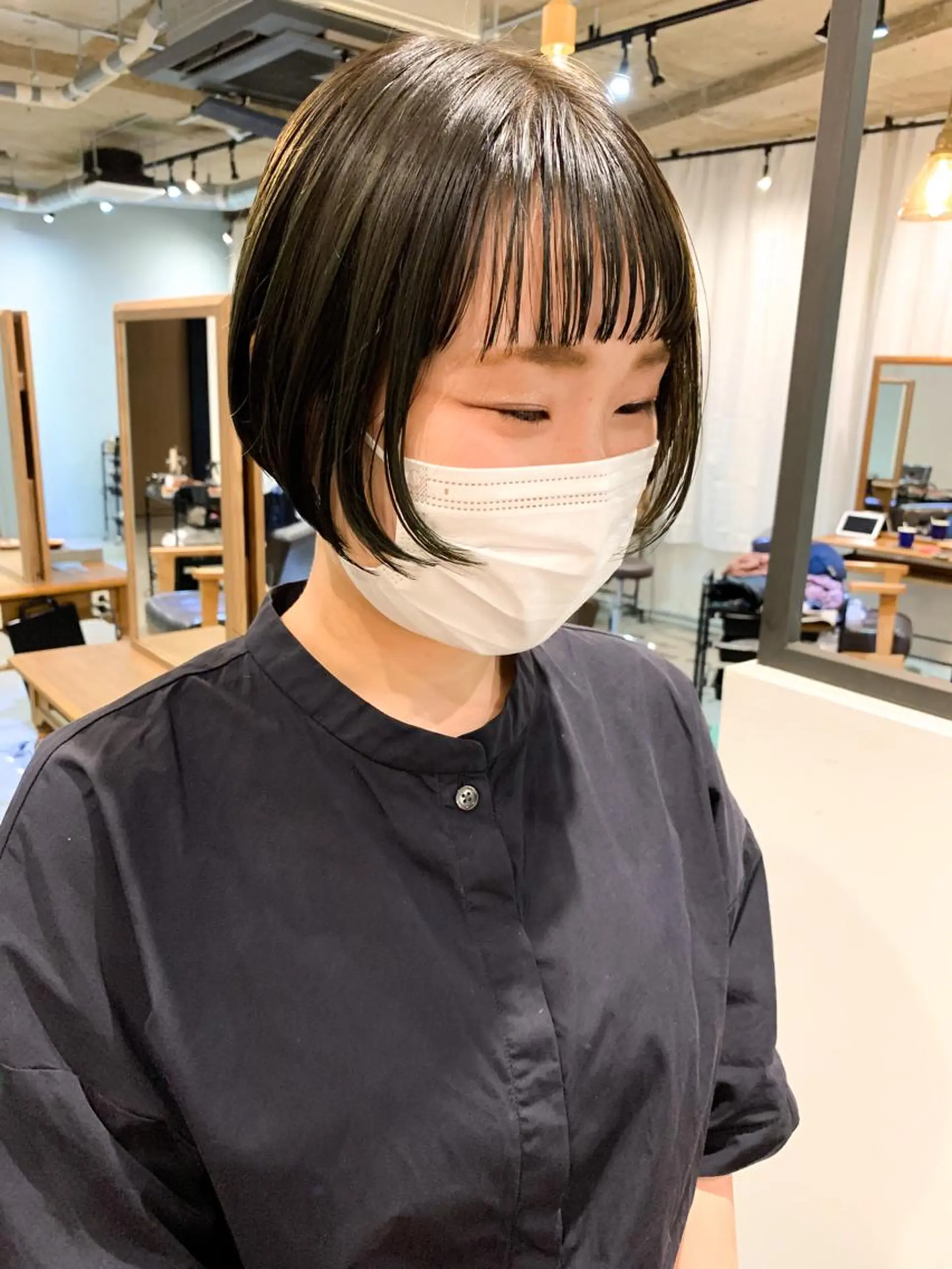 ショート カラー グレージュ オリーブグレージュ オリーブグレー ブリーチなしカラー 🌿‬脇黒丸 彩のヘアスタイル