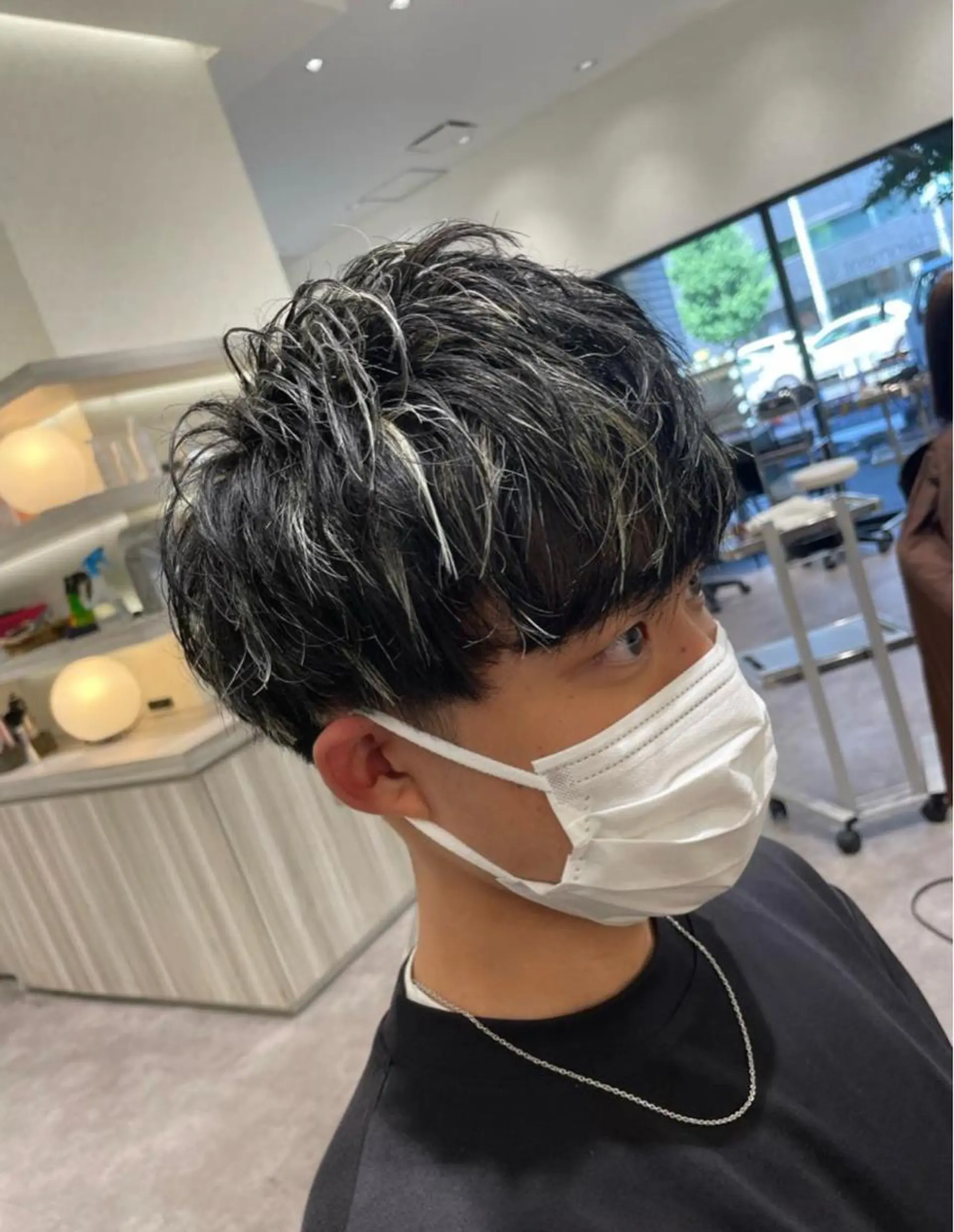 ショート カラー パーマ メンズ メンズメッシュ メッシュ カット ヘアカラー メンズ特化店長✨ 9/8空き◎岡本一真のヘアスタイル