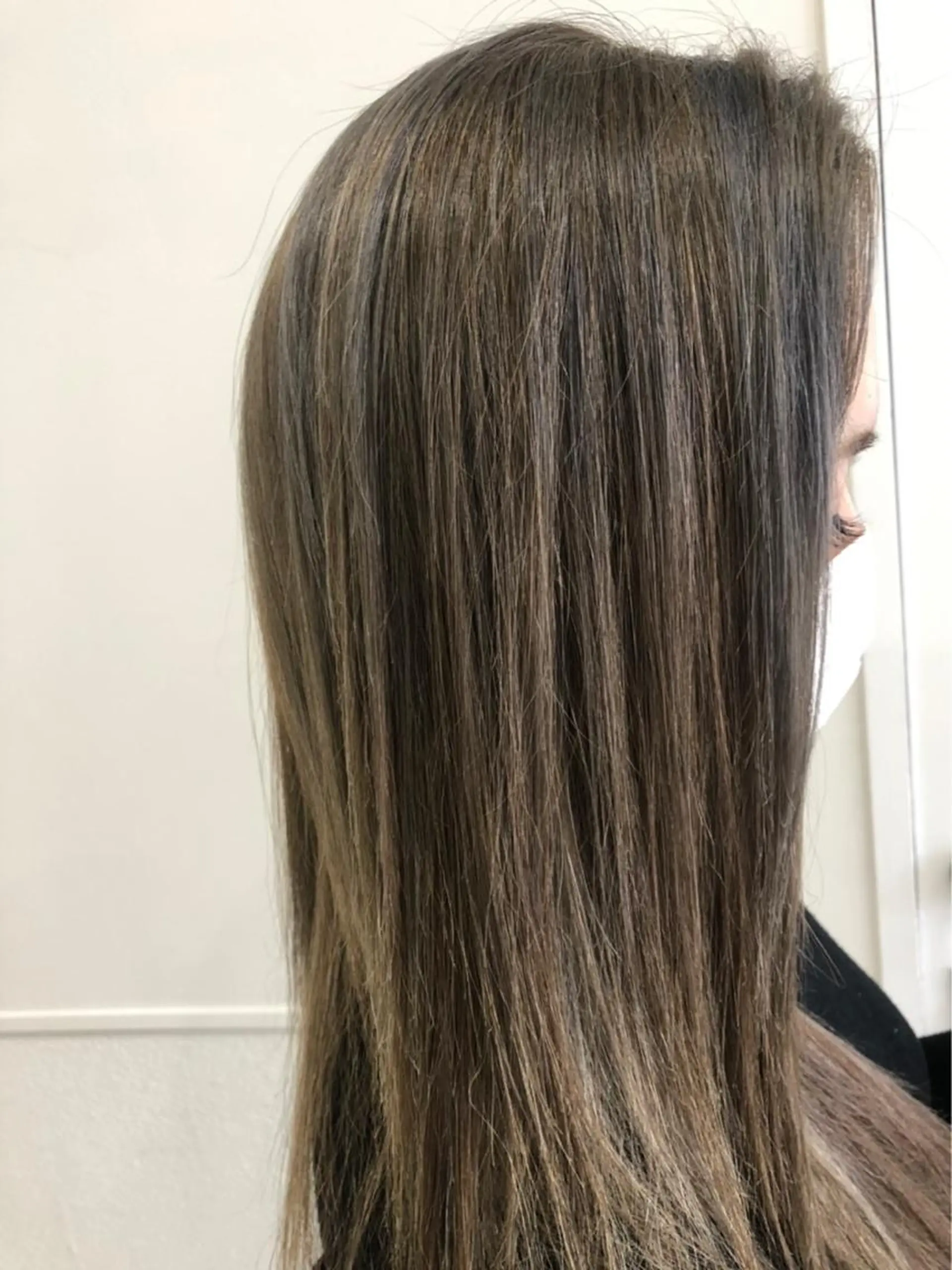 ロング カラー ヘアカラー WHITE所属・WHITE 田中智之のヘアスタイル