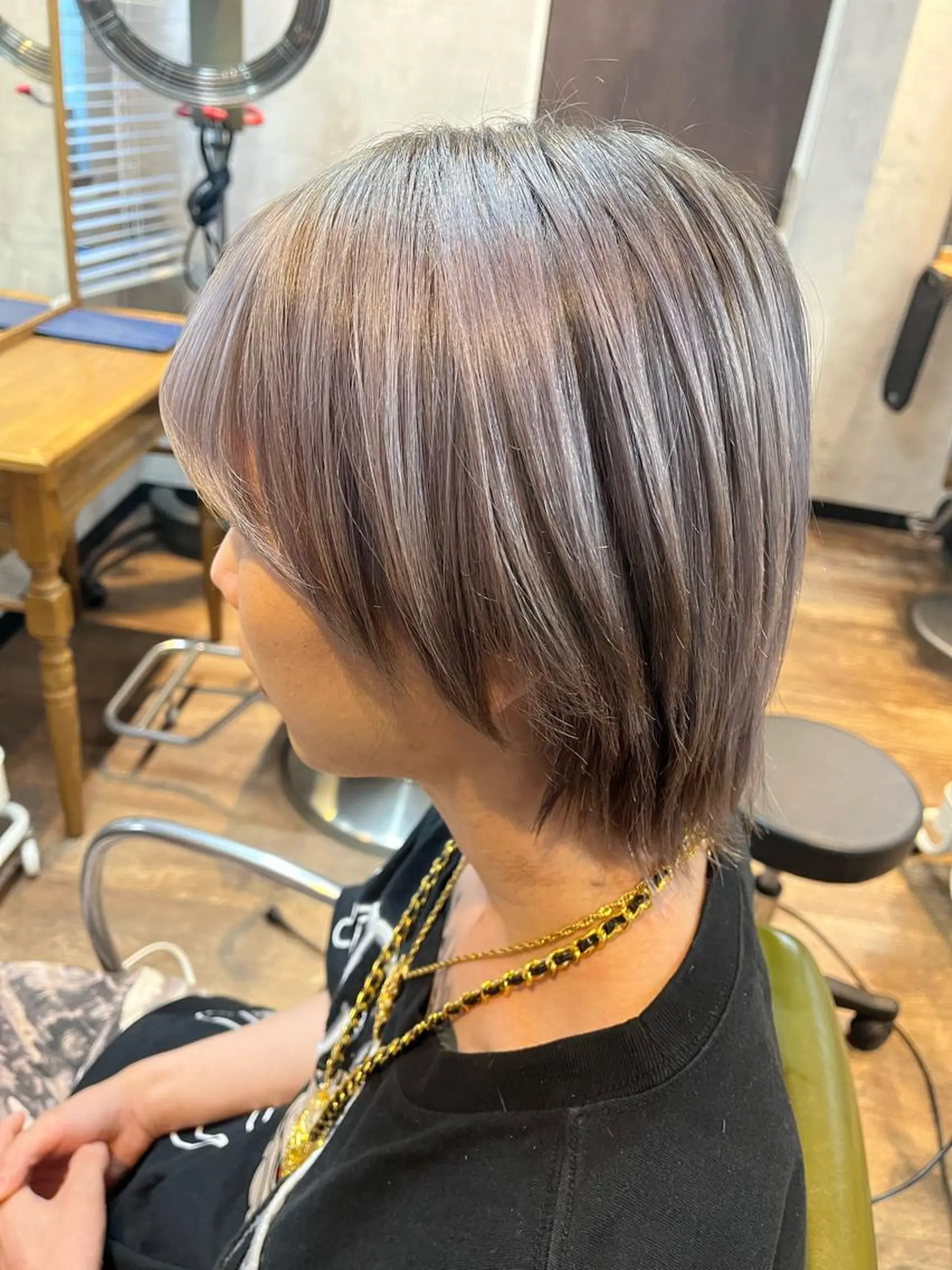 カラー メンズ メンズウルフカット シルバー ホワイトシルバー ウルフカット 松井 敬太郎のヘアスタイル