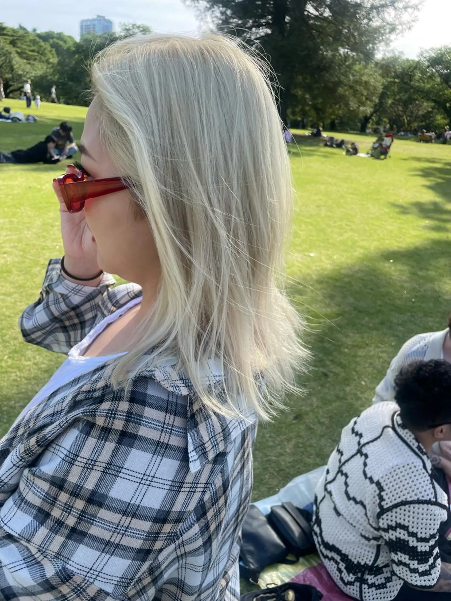 セミロング カラー ブリーチ ブロンド ホワイトブロンド カット ヘアカラー トリートメント 透明感カラー✨艶髪 制作🌱山根あゆみのヘアスタイル