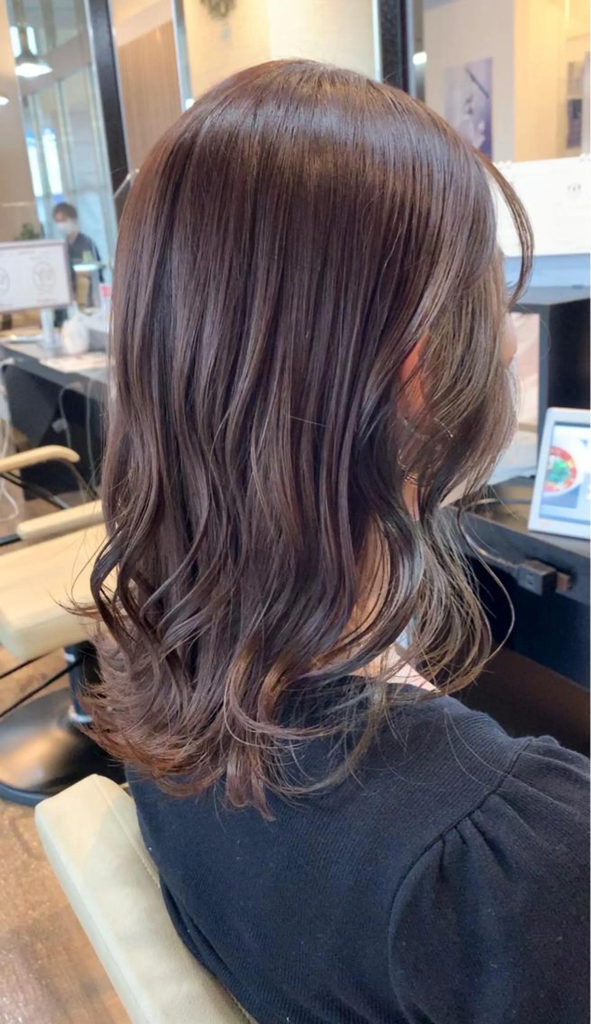 セミロング カラー ベージュカラー インナーカラー ラベンダーカラー ラベンダーベージュ ヘアカラー トリートメント STYLE　EKI　CITY所属・【艶カラー】 STYLE 和泉俊希のヘアスタイル