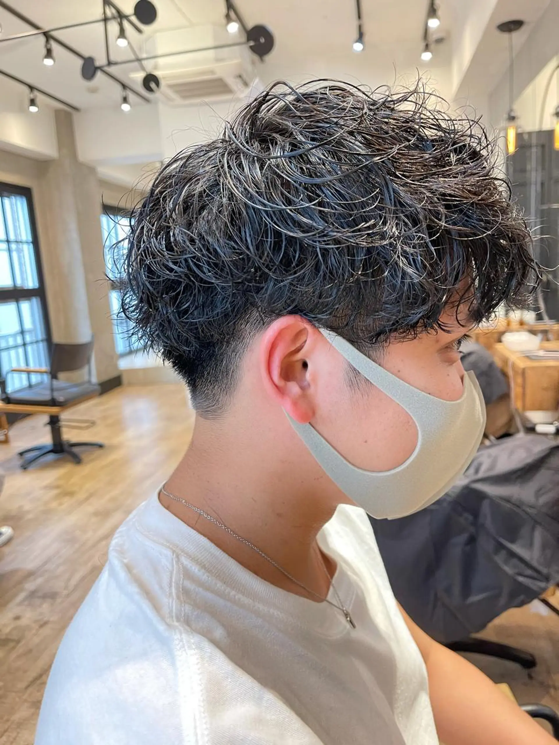 ショート パーマ メンズ メンズパーマ スパイラルパーマ カット パーマ lana hair 新宿 髪質改善トリートメント 新宿三丁目所属・新宿メンズパーマ TAKE曲がる縮毛のヘアスタイル