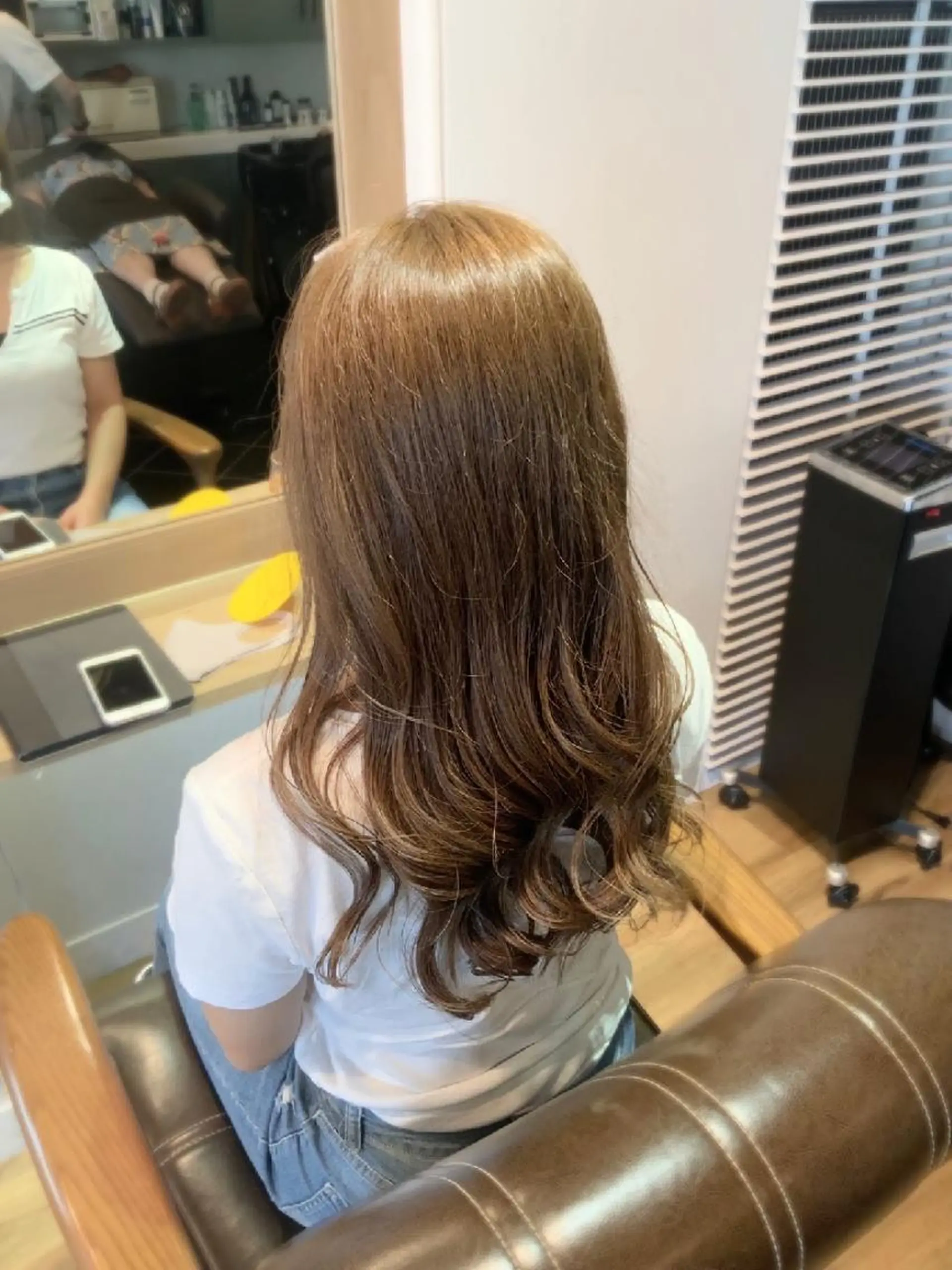カラー ロング アッシュ ベージュカラー カット ヘアカラー トリートメント 堀 望美のヘアスタイル