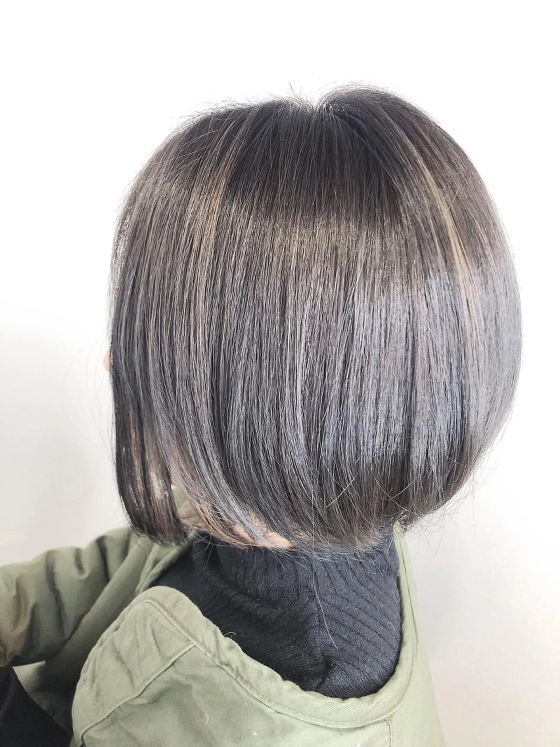ショート カラー アッシュ ハイライトカラー ハイライト ヘアカラー トリートメント 田中 アキオのヘアスタイル