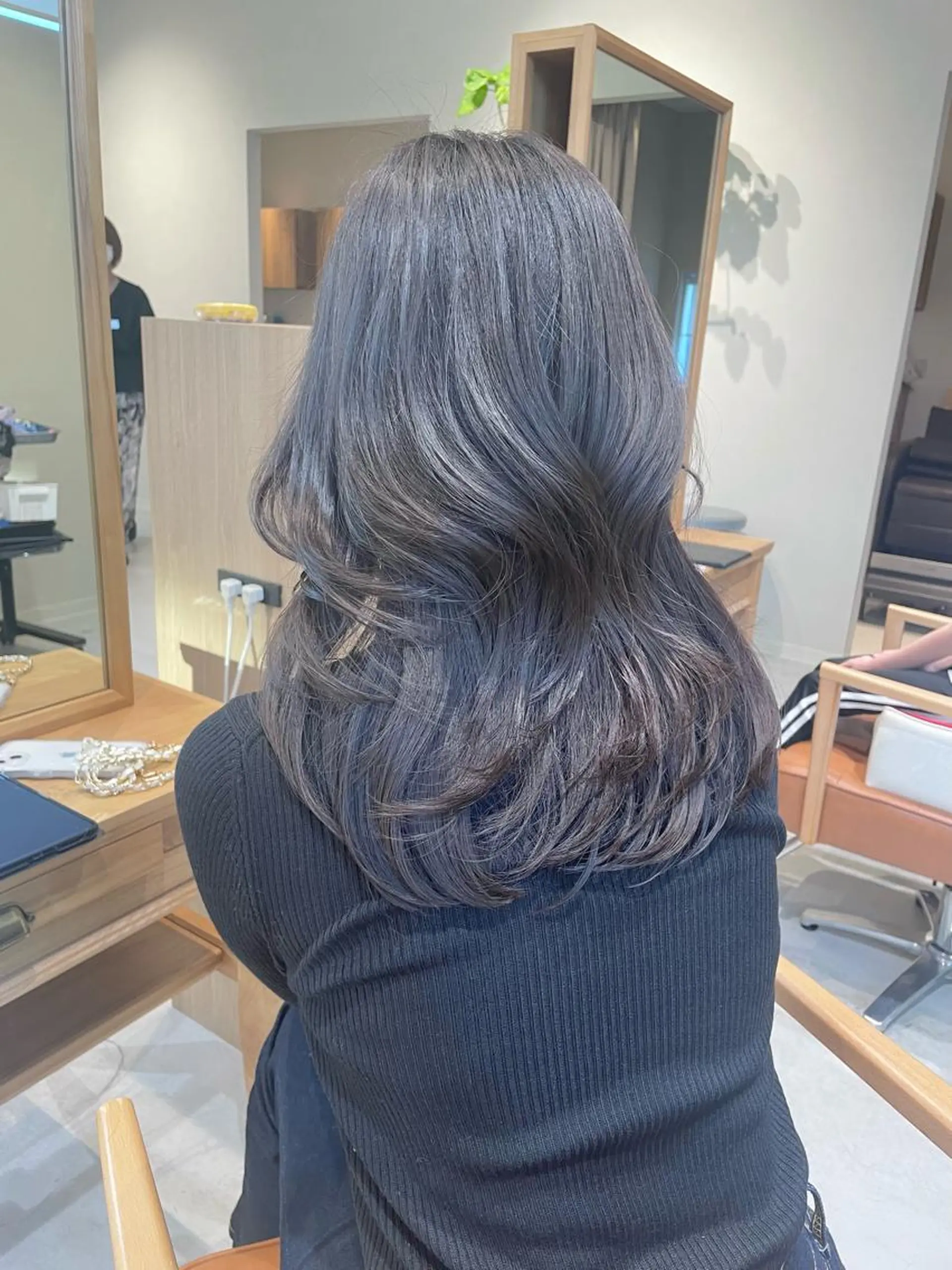 セミロング 韓国風ヘア レイヤーカット ムラ修正ブリーチ 山田眞之介のヘアスタイル