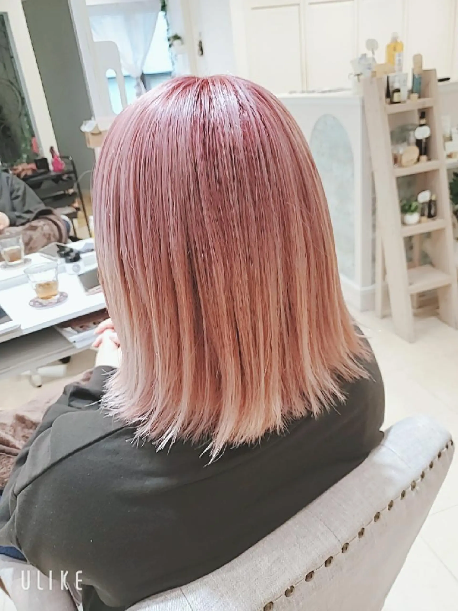 ミディアム ボブ 外ハネヘア 💎カラー特化💎 長嶺文江💎のヘアスタイル