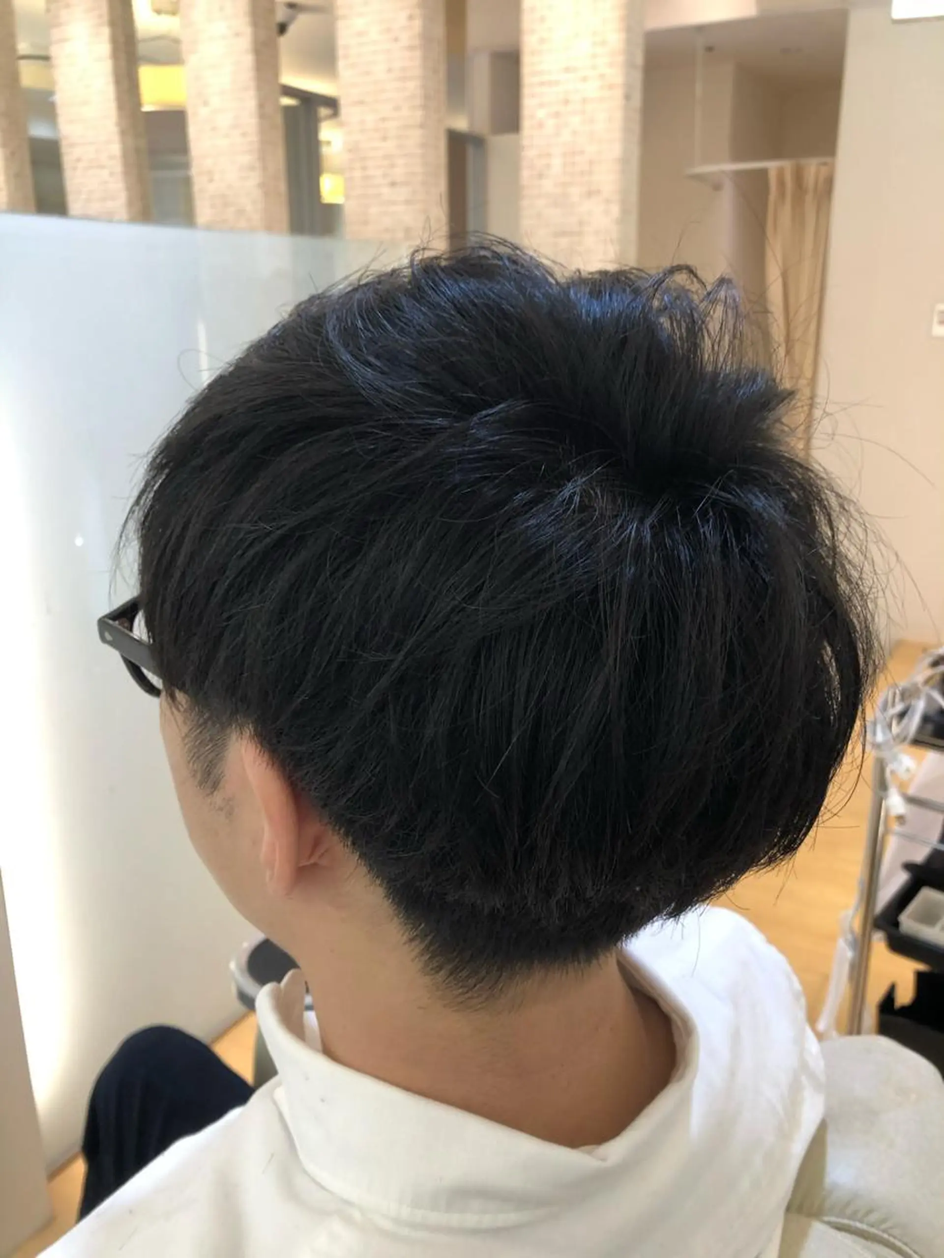 ショート メンズ マッシュ ツーブロック 山岡 徹也のヘアスタイル