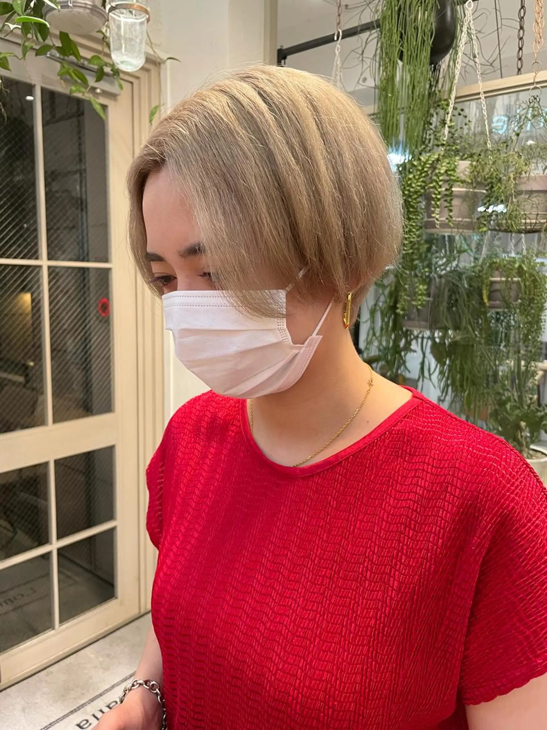 ショート ヘアカラー 小顔レイヤー×コンパ クトボブ/林隆平のヘアスタイル