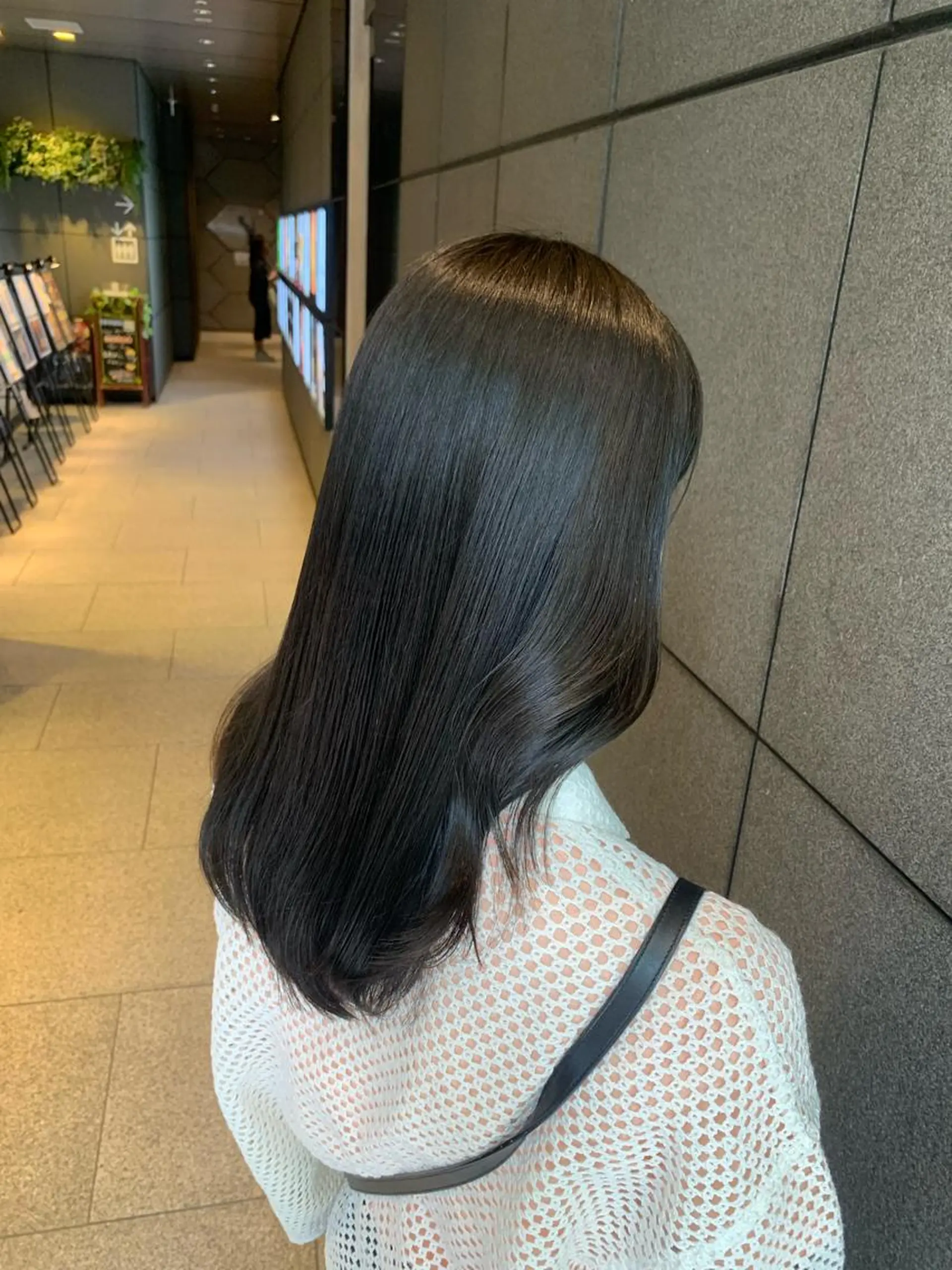 セミロング カラー SALOWIN    銀座RAY 2所属・yamashika honokaのヘアスタイル