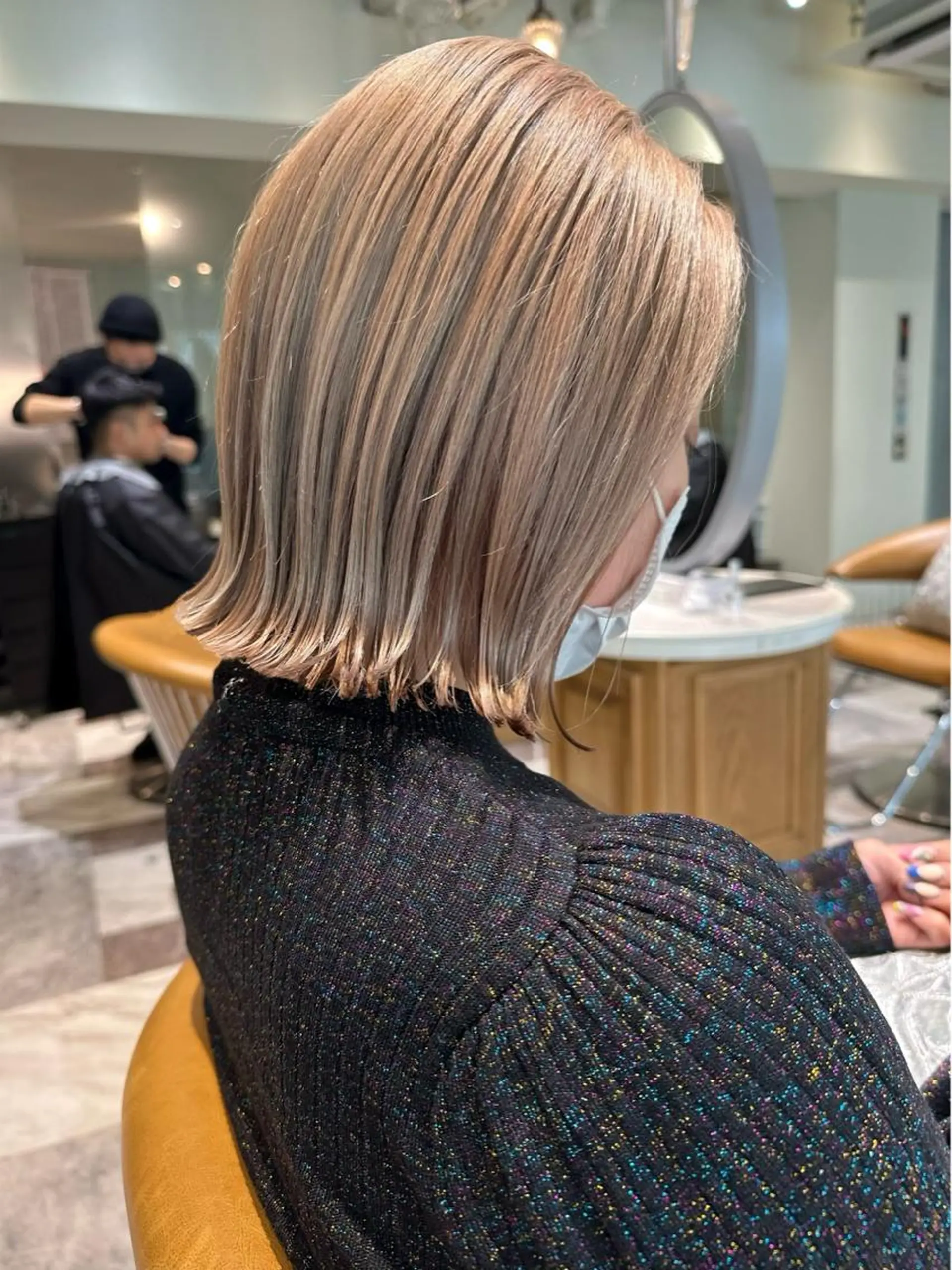 ミディアム カラー ブリーチ ダブルカラー イヤリングカラー ハイライトカラー インナーカラー Bond Story fleek所属・渡辺 麻衣のヘアスタイル