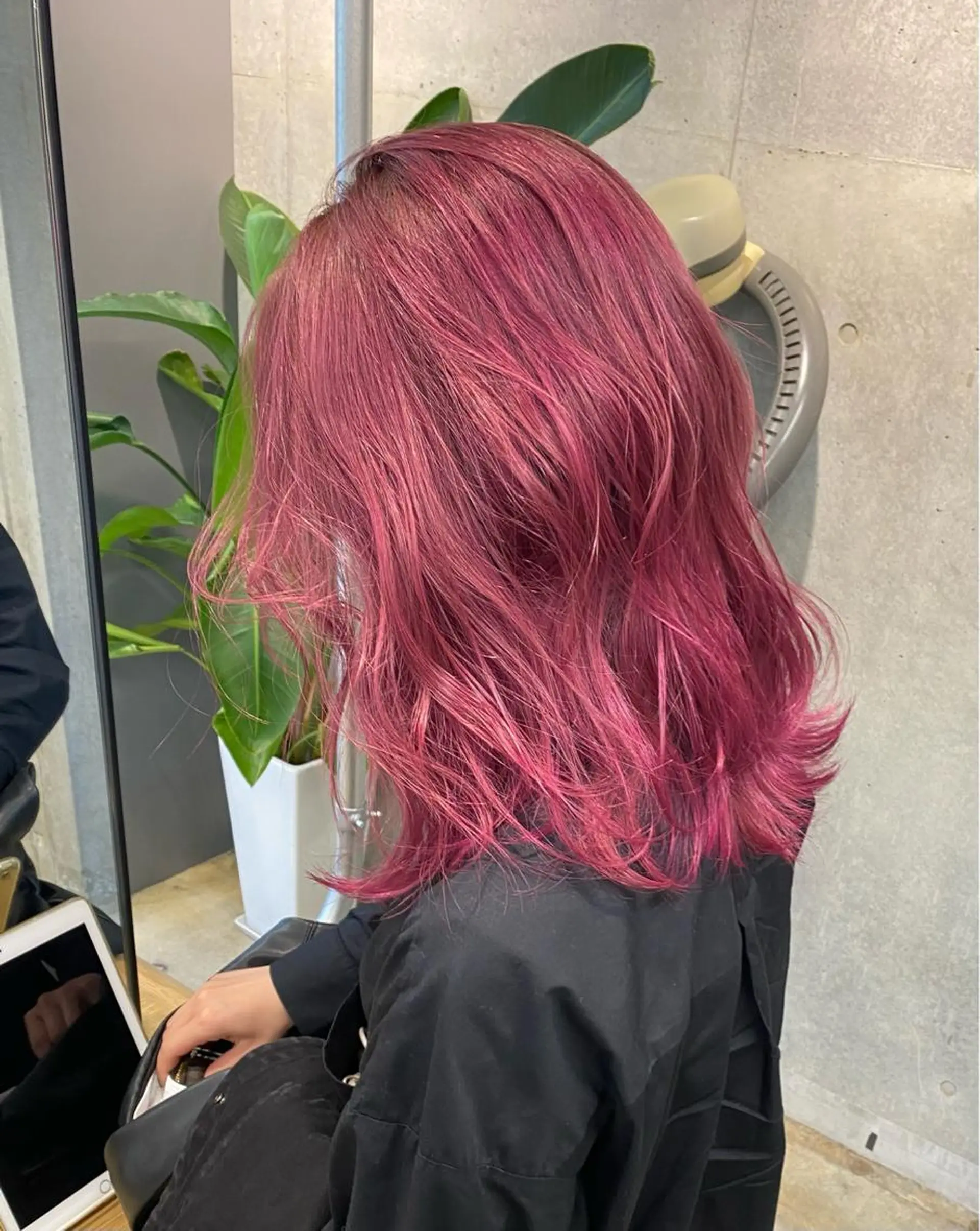 ミディアム ヘアカラー トリートメント Yahiko ハイトーンのヘアスタイル