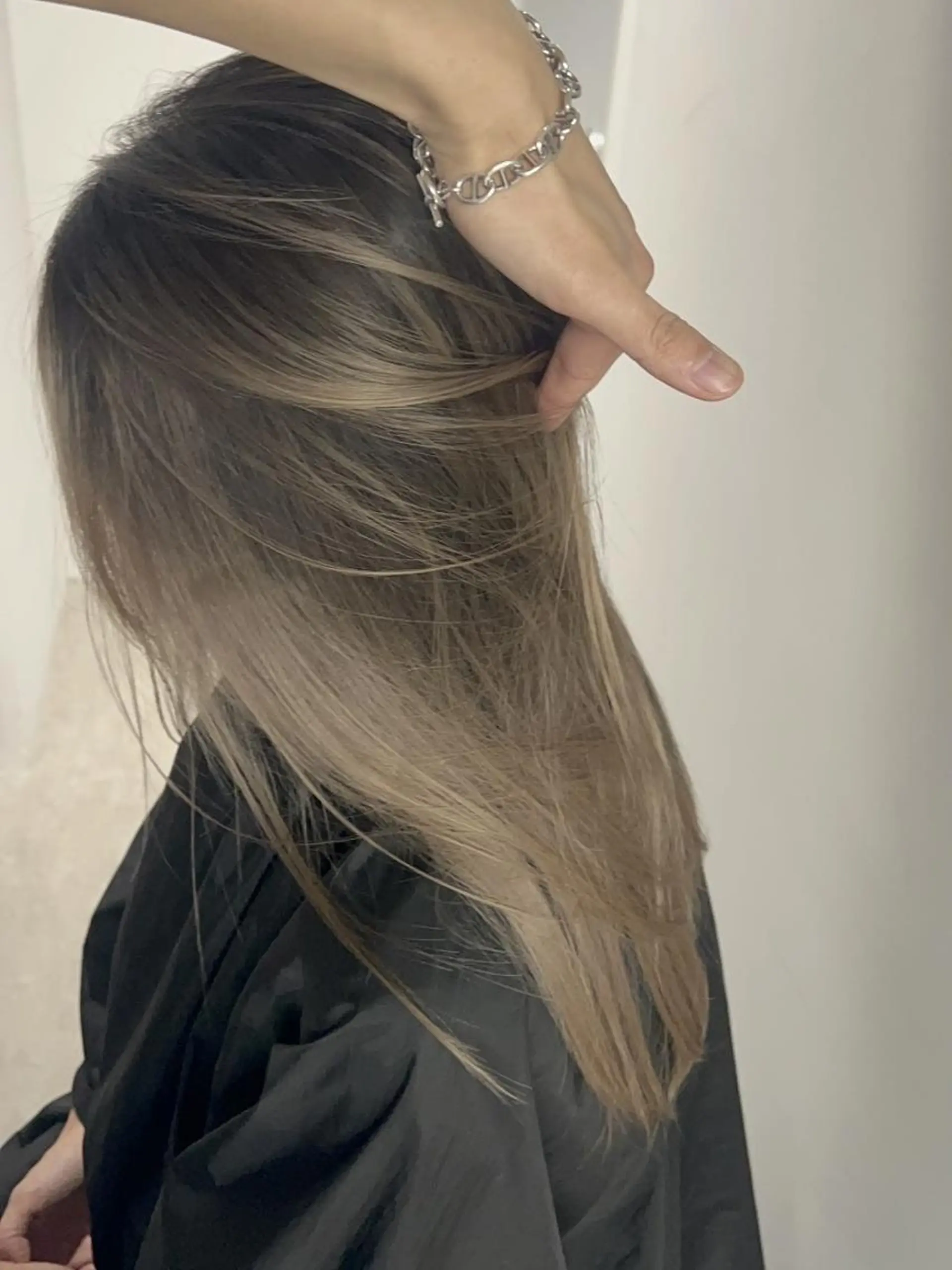 セミロング カラー ブリーチ ダブルカラー ✨【公式】 juhl.横浜✨のヘアスタイル