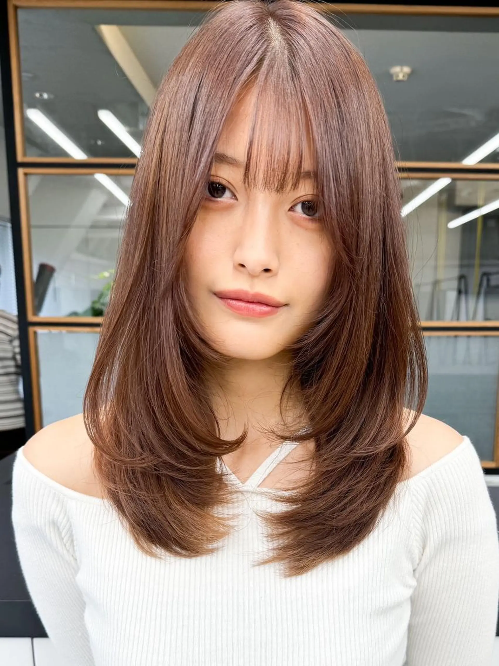 セミロング 透明感艶カラー🩶 韓国レイヤー🩶結華のヘアスタイル