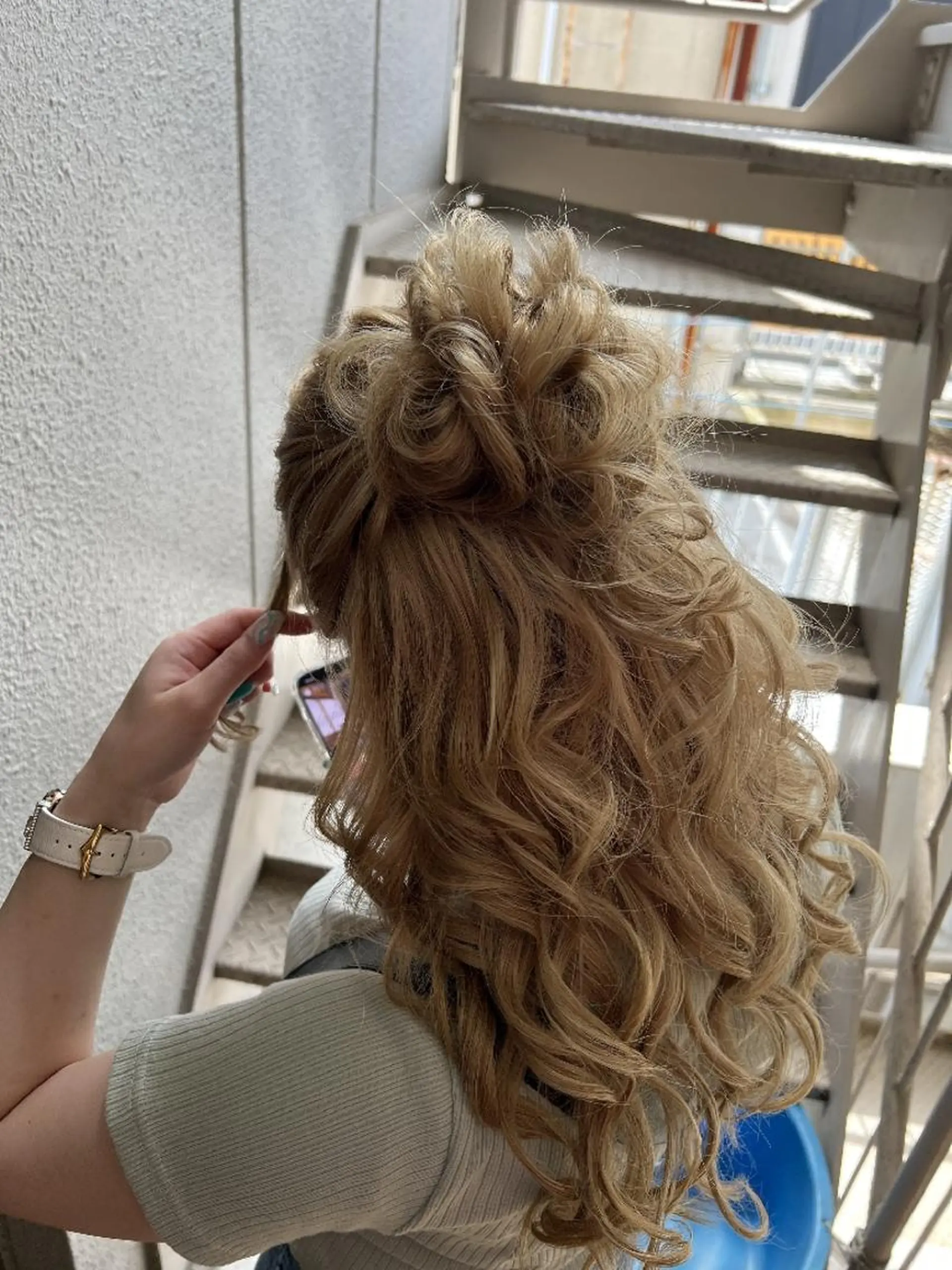 ロング お団子ヘア 山室 敬義のヘアスタイル