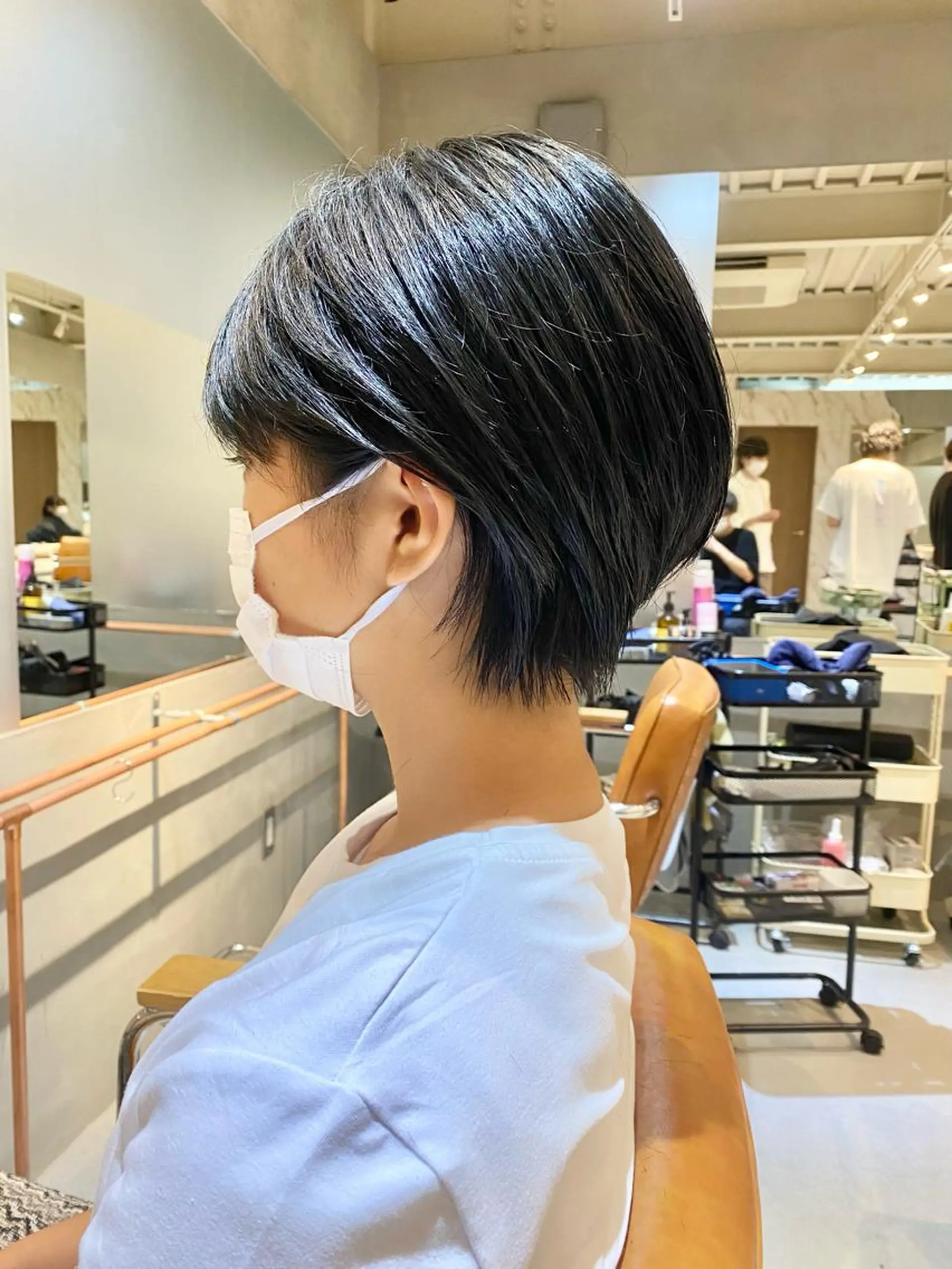 ショート カラー 黒髪 ブルーカラー ブルーブラック 透明感カラー ショートヘア ヘアカラー トリートメント Masena所属・Director 🌈中川慎之介のヘアスタイル