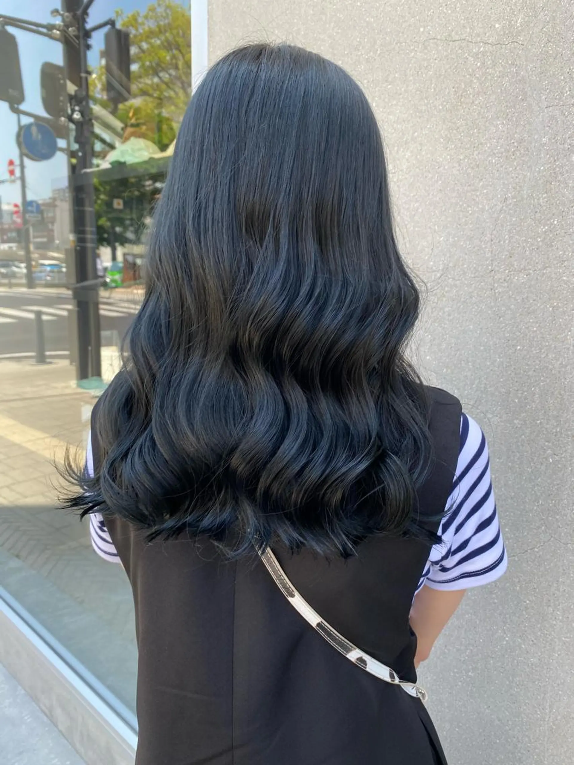 カラー 黒髪 ブルーカラー ブルーブラック カット ヘアカラー AYANE 韓国ヘア /レイヤーカットのヘアスタイル