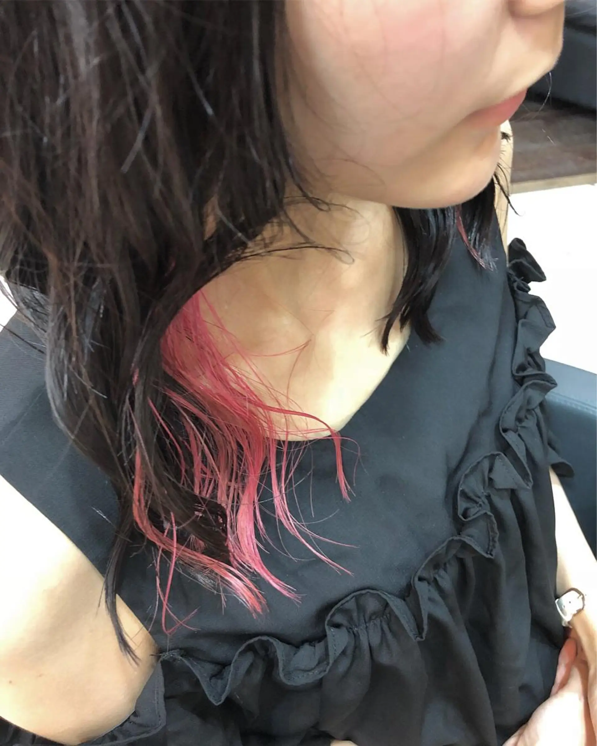 セミロング カラー インナーカラー ピンクカラー カット ヘアカラー トリートメント SHAFT Ieiriのヘアスタイル