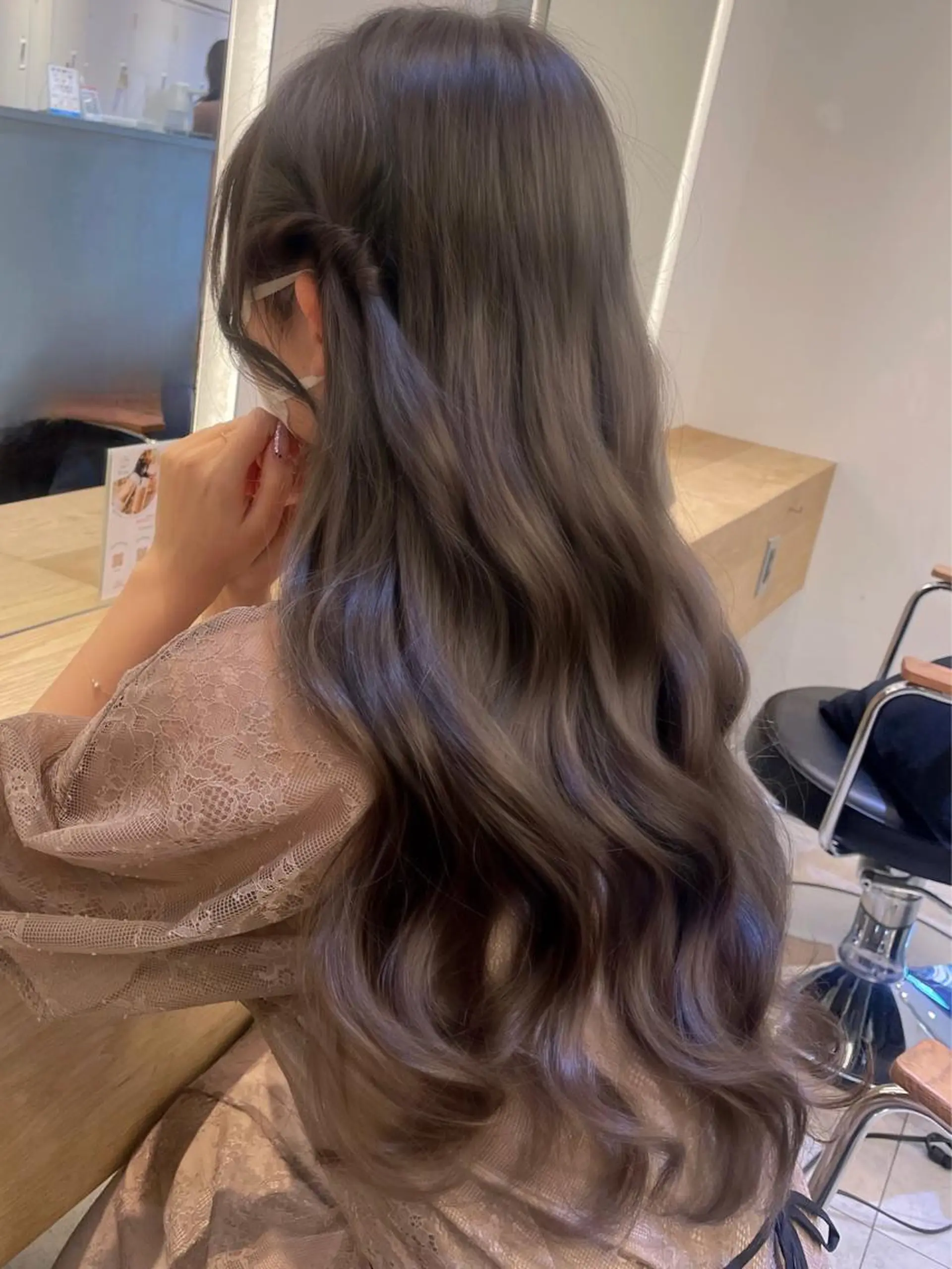 ロング ヘアアレンジ カット ヘアカラー トリートメント 韓国🇰🇷透明感 ERIのヘアスタイル