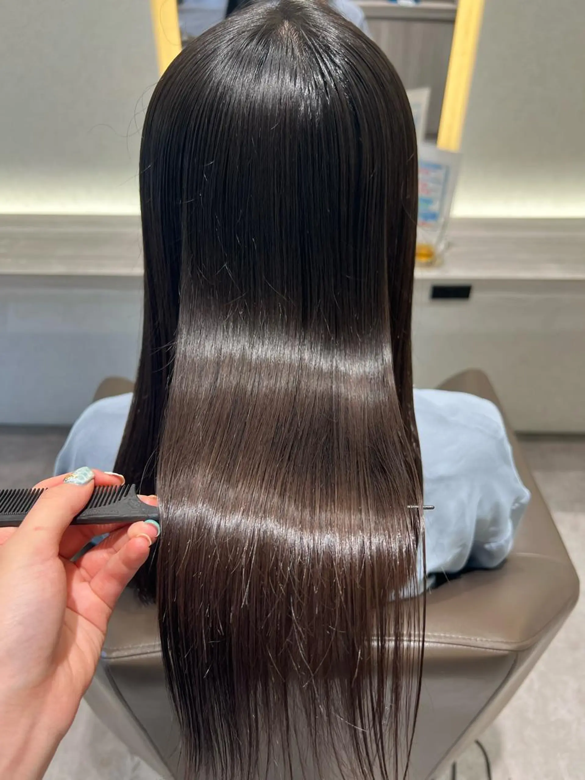 セミロング トリートメント 宮下 志織のヘアスタイル