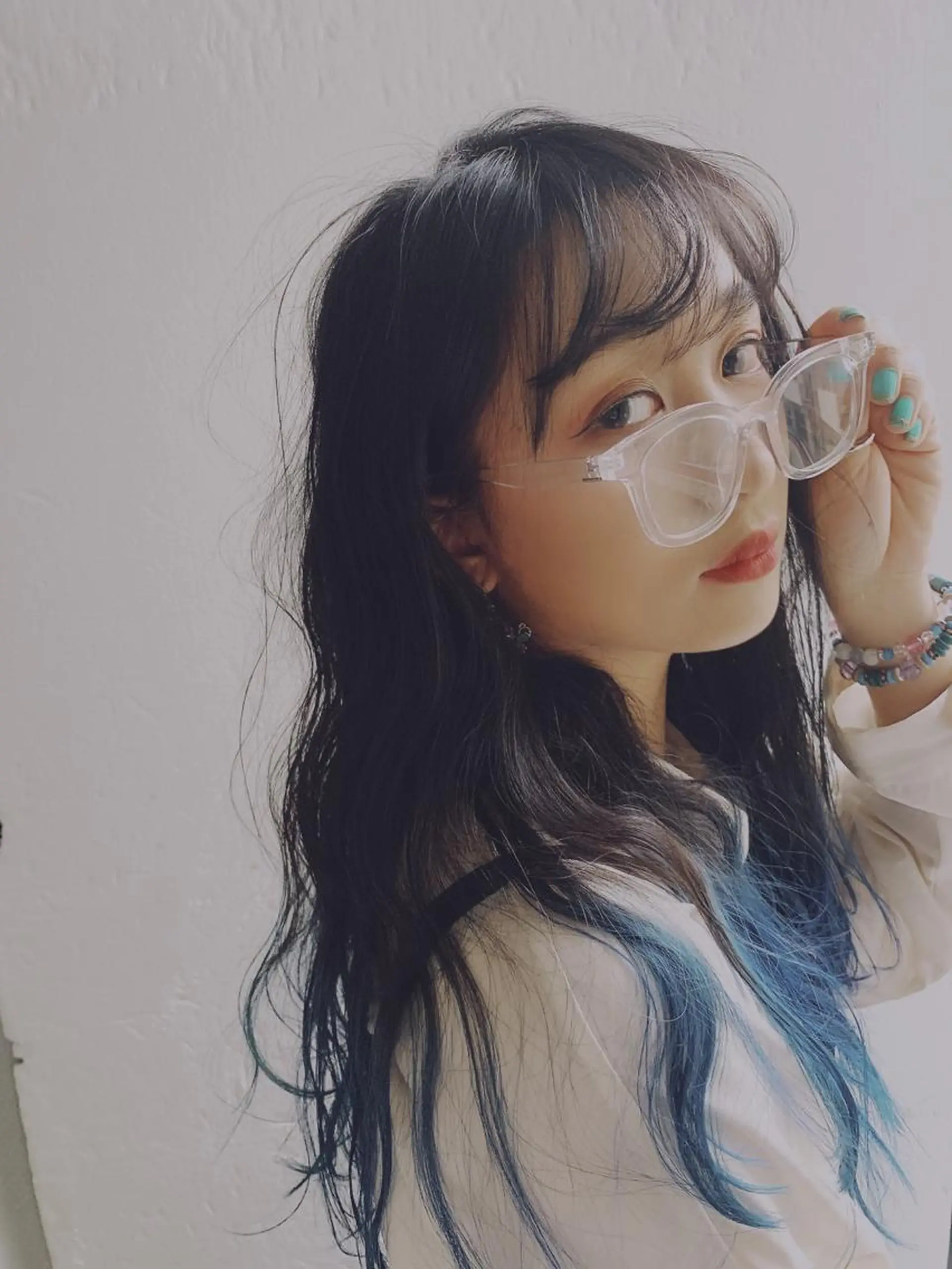 セミロング カラー 高木 藍のヘアスタイル