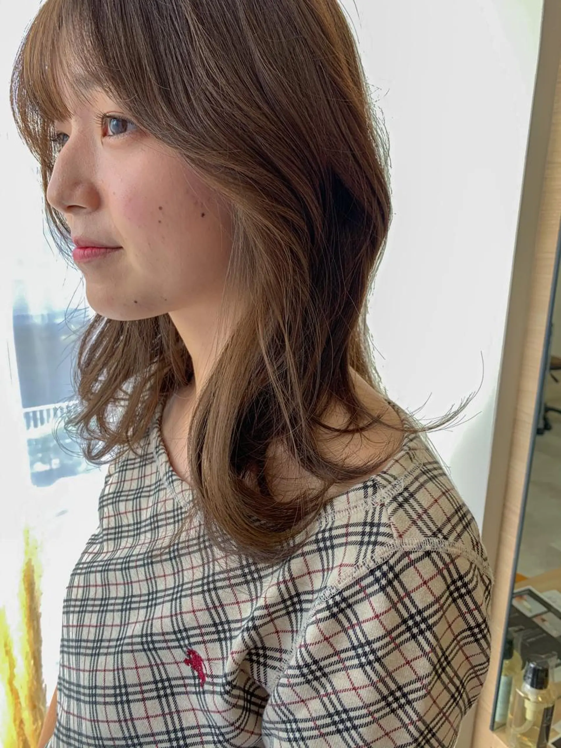 セミロング カラー セミロングパーマ アッシュ ブリーチ ケアブリーチ 透明感カラー モリシュンスケ /レイヤー/髪質改善のヘアスタイル