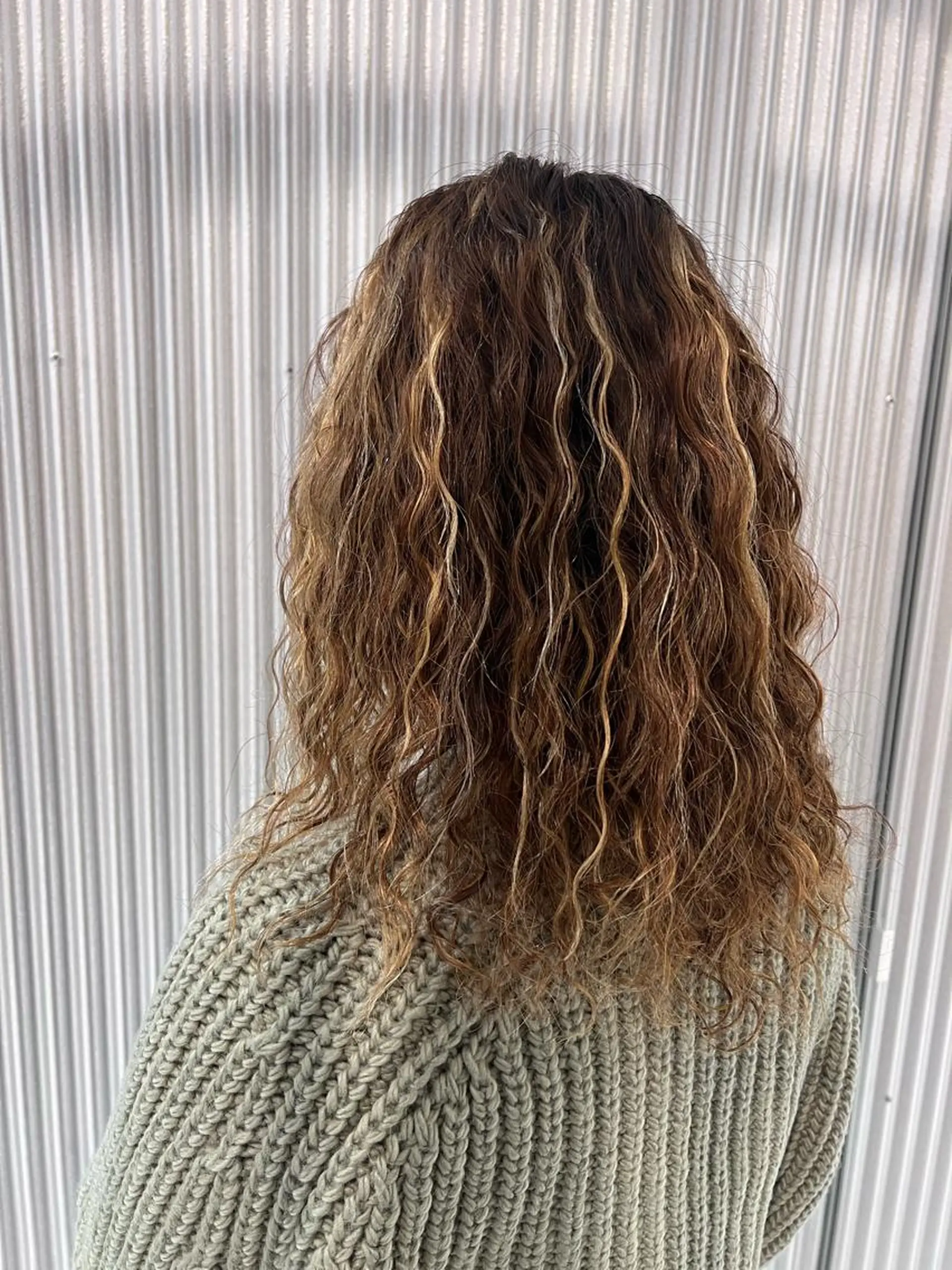 ミディアム カラー パーマ カット ヘアカラー パーマ トリートメント ally hairsalon所属・Emi .のヘアスタイル