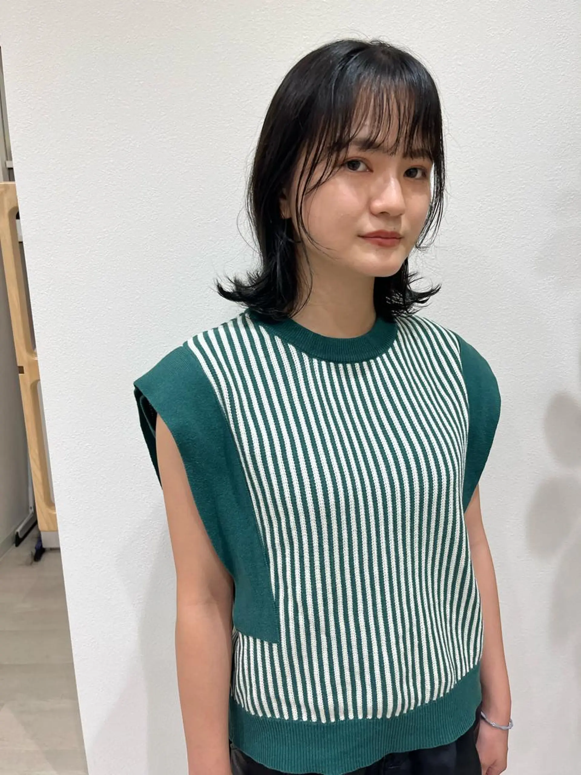 ミディアム おくれ毛 メンズハイトーン/栄 /イトウタケルのヘアスタイル