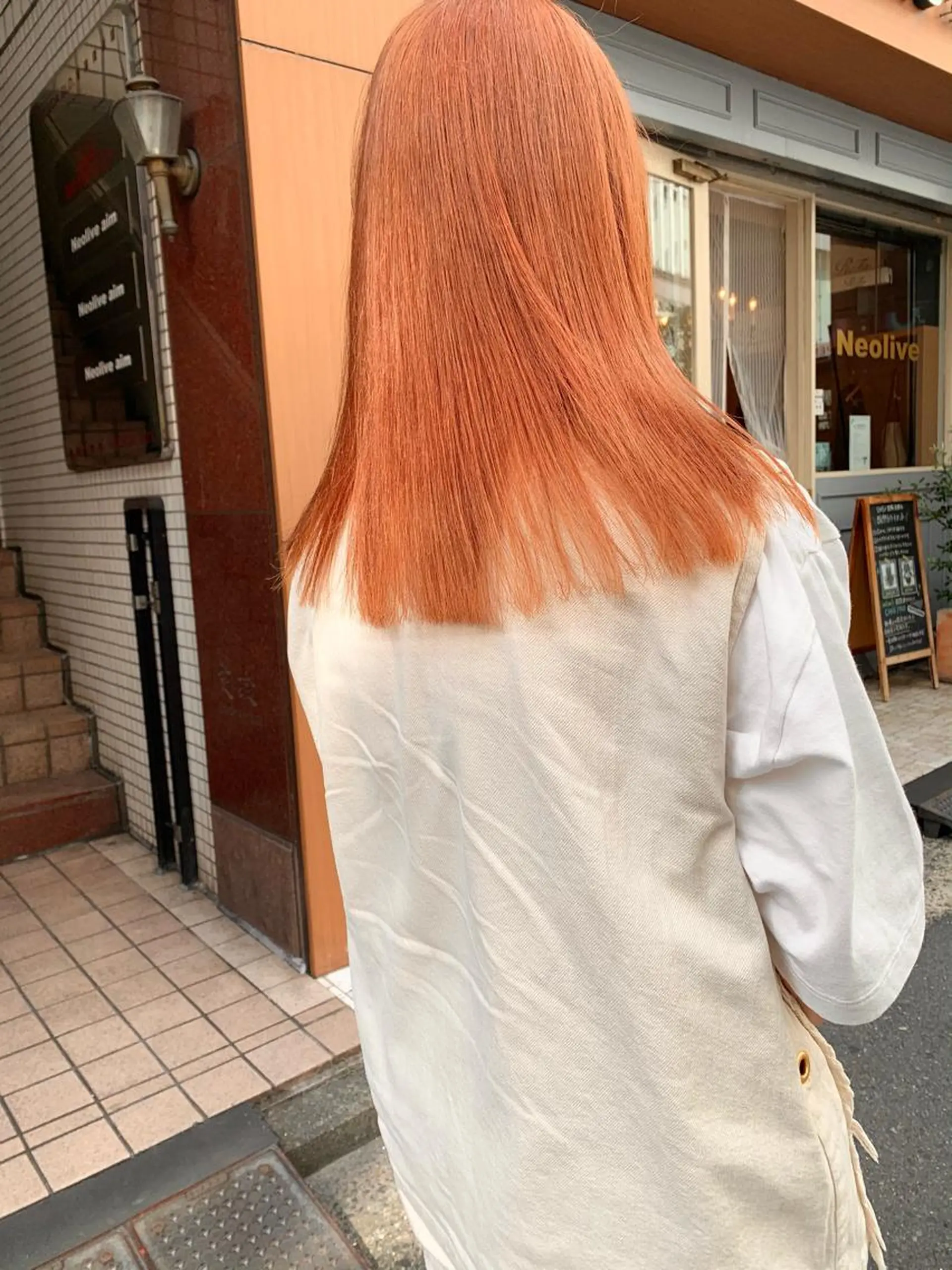 ロング カラー ヘアアレンジ ブリーチ ハイトーンカラー ハイトーンオレンジ オレンジ 🌿ニュアンスパーマ /ショート淳平のヘアスタイル