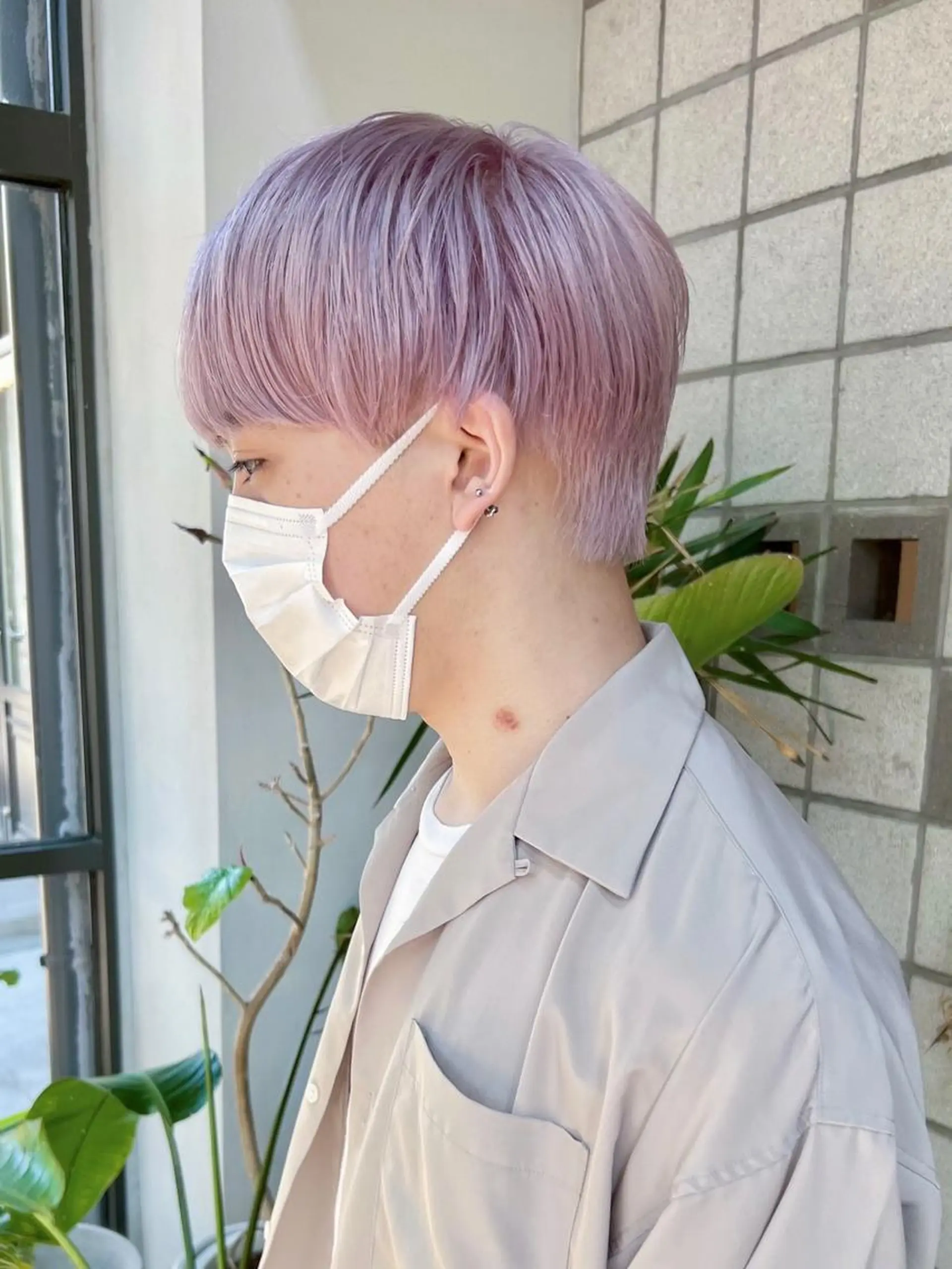 カラー メンズ メンズブリーチ ブリーチ ピンクカラー ホワイトピンク カット ヘアカラー 古川 晴輝のヘアスタイル