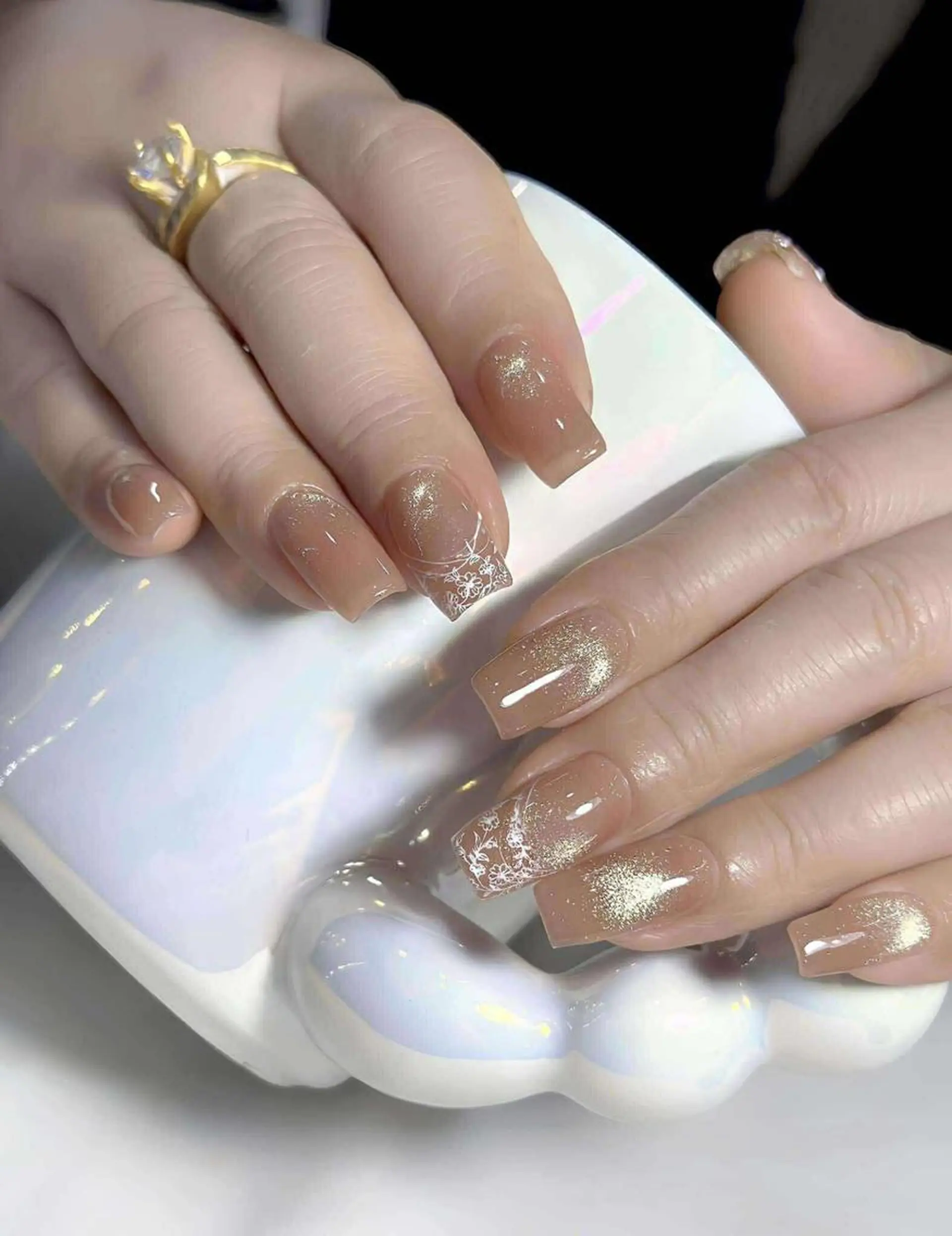 ネイル アートネイル ゴールド レース ラメ(グリッター) ハンドネイル ヒユ ビューティーのネイルデザイン