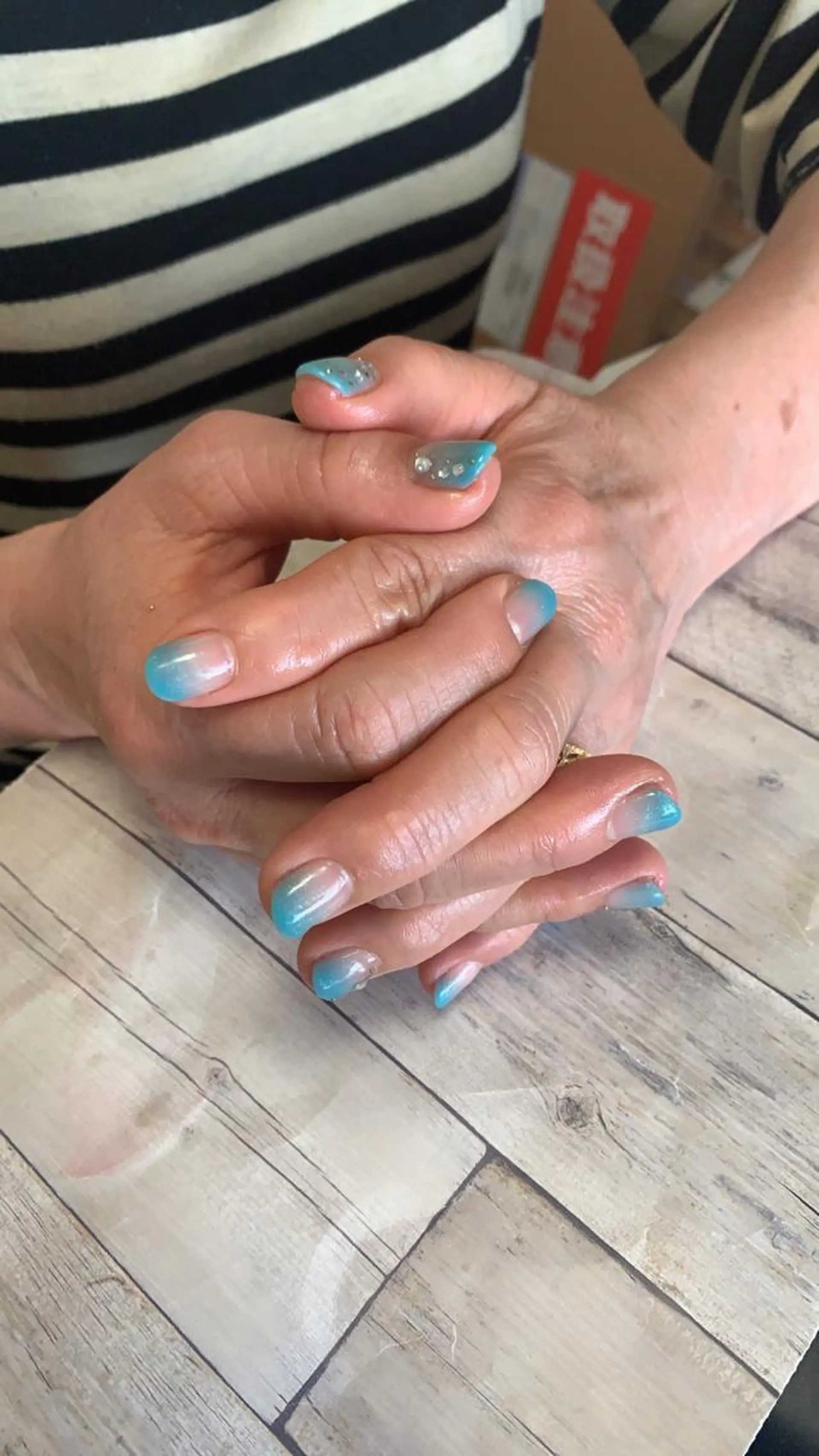 ネイル グラデーション ラメ(グリッター) ラメグラデーション nico.nico.mark NAIL所属・小林 梓のエステ・リラクイメージ