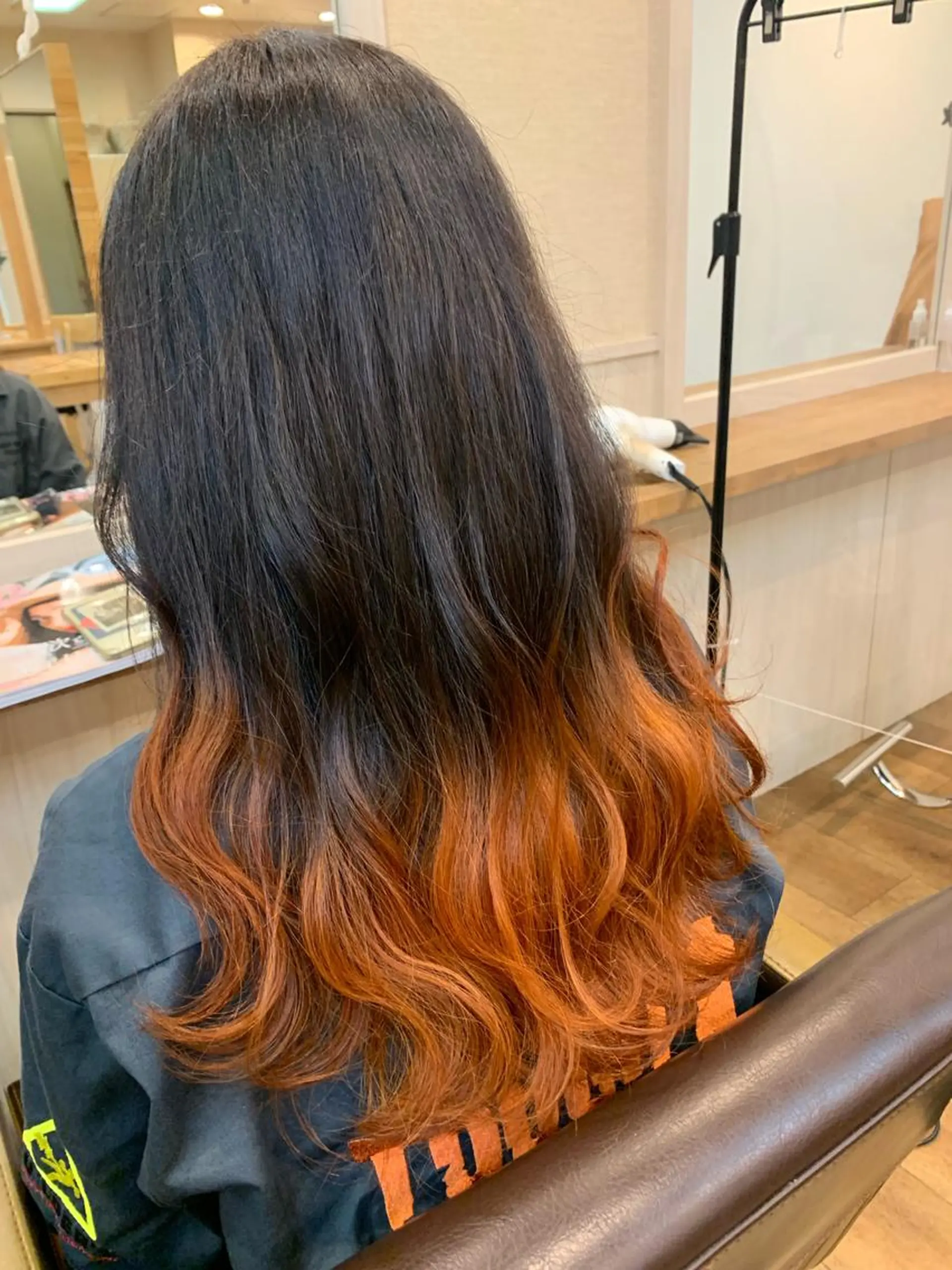 ロング カラー グラデーションカラー オレンジ カット ヘアカラー yuri🌼 N°＋uta*天王寺のヘアスタイル