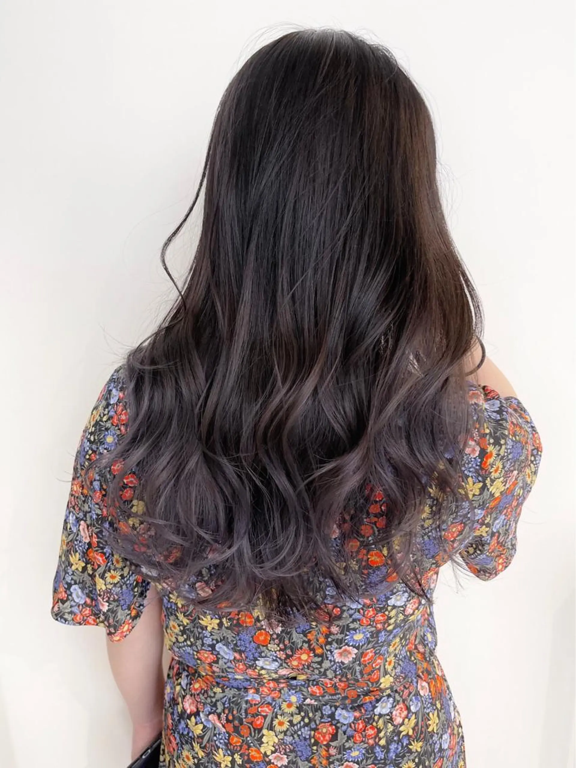 ロング アッシュ フレンチガーリー 髪質改善 オン眉 ヘアカラー トリートメント 公式 Ease by amble luxeのヘアスタイル