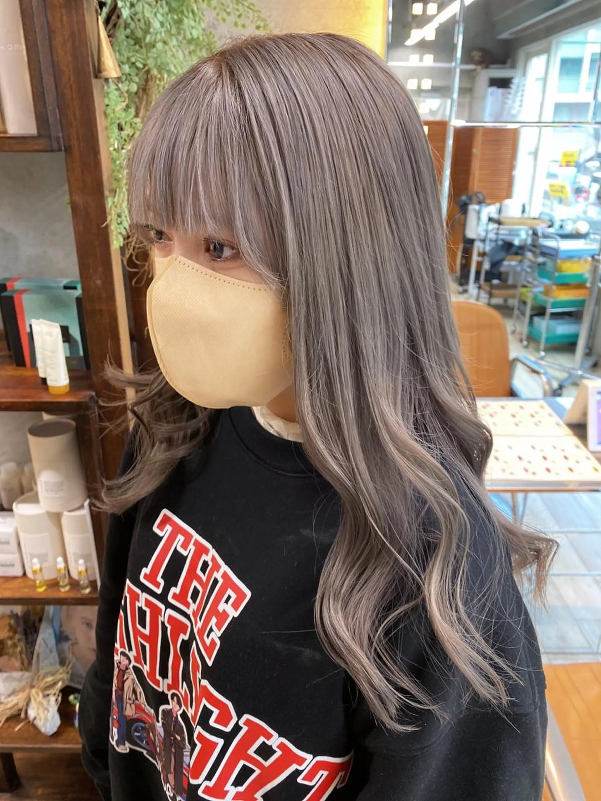 ロング カラー ブリーチ シルバー カット ヘアセット wakana 【ブリーチカラー】のヘアスタイル
