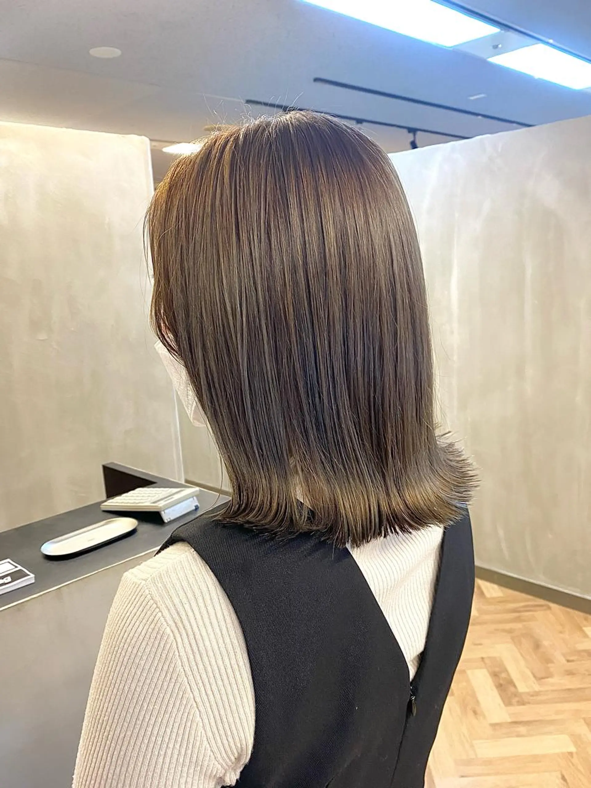 ミディアム カラー パーマ ヘアアレンジ グレージュ ハイライトカラー ハイライト ハル🌸柔色/ ブリーチなし/艶髪のヘアスタイル