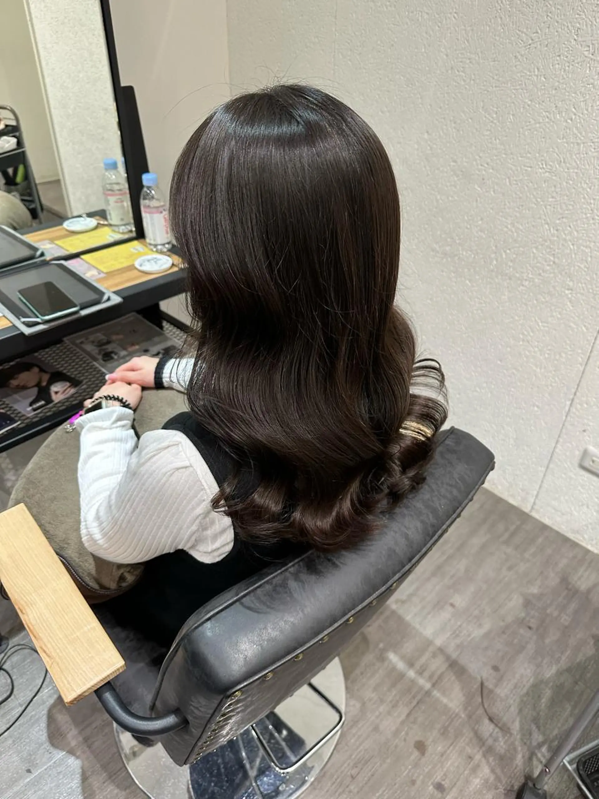 ロング カラー グレージュ オリーブグレージュ オリーブグレー カット ヘアカラー トリートメント 上田 紗也のヘアスタイル