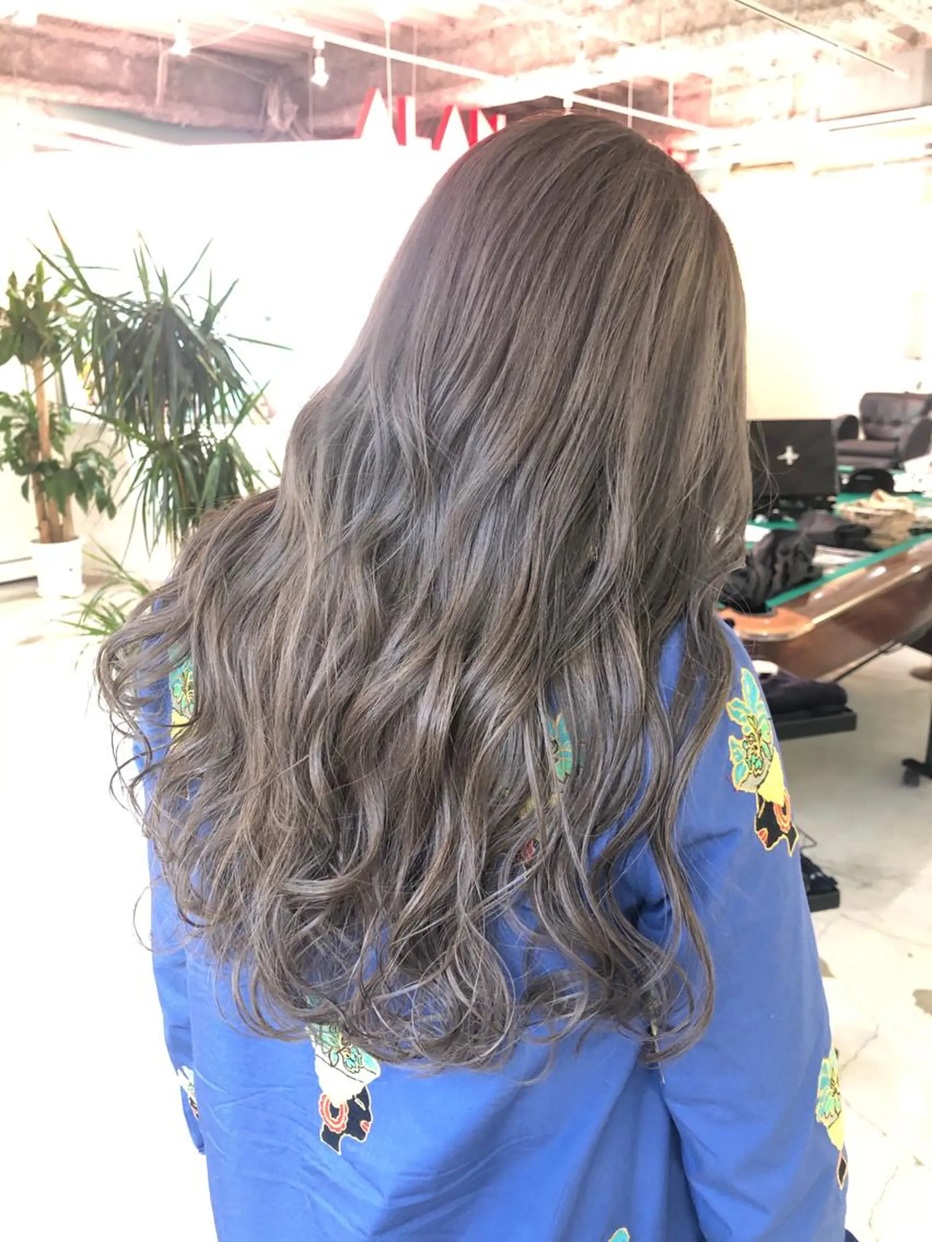 ロング カラー ヘアアレンジ GRAND OMOTESANDOのヘアスタイル