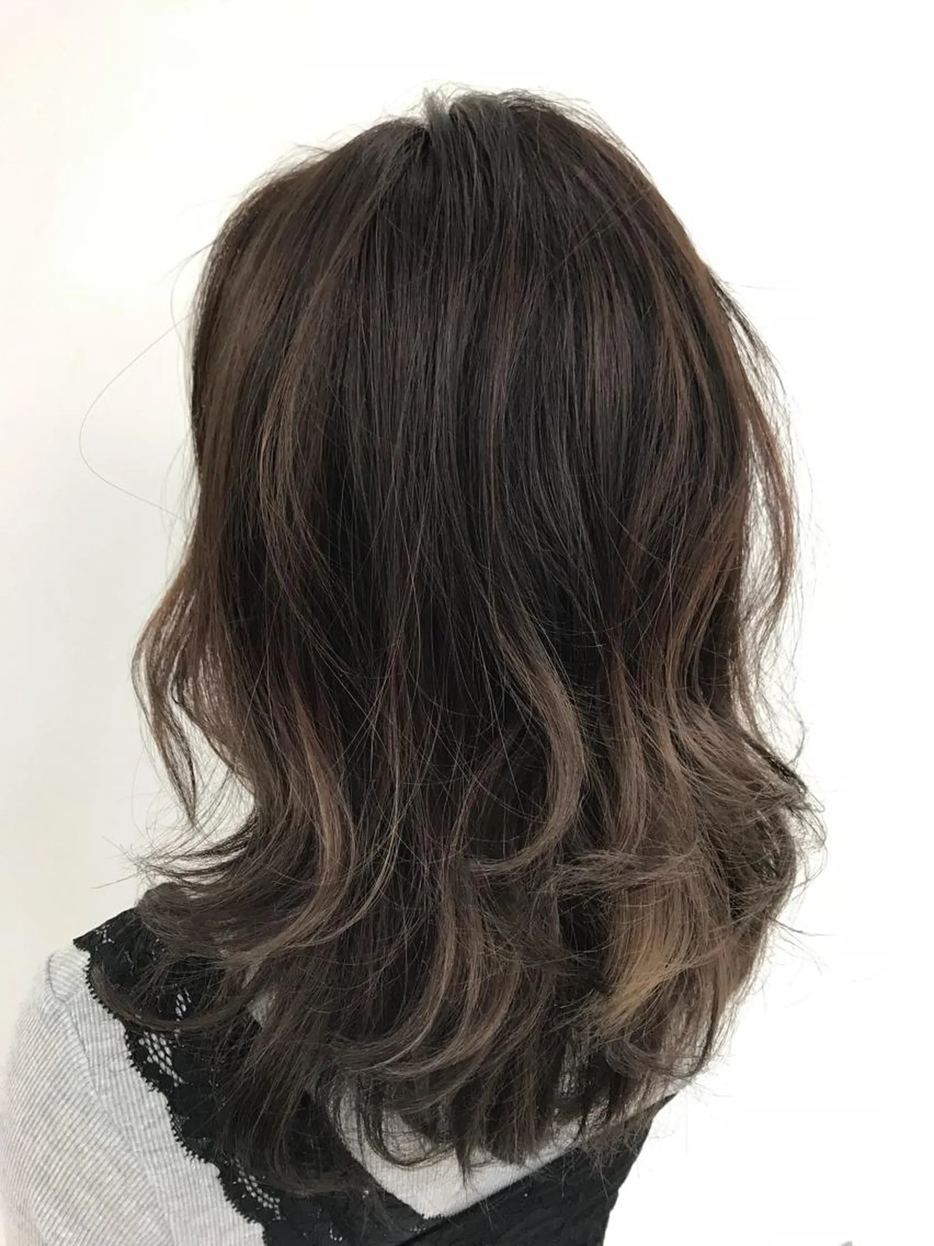 セミロング Rin 代表のヘアスタイル