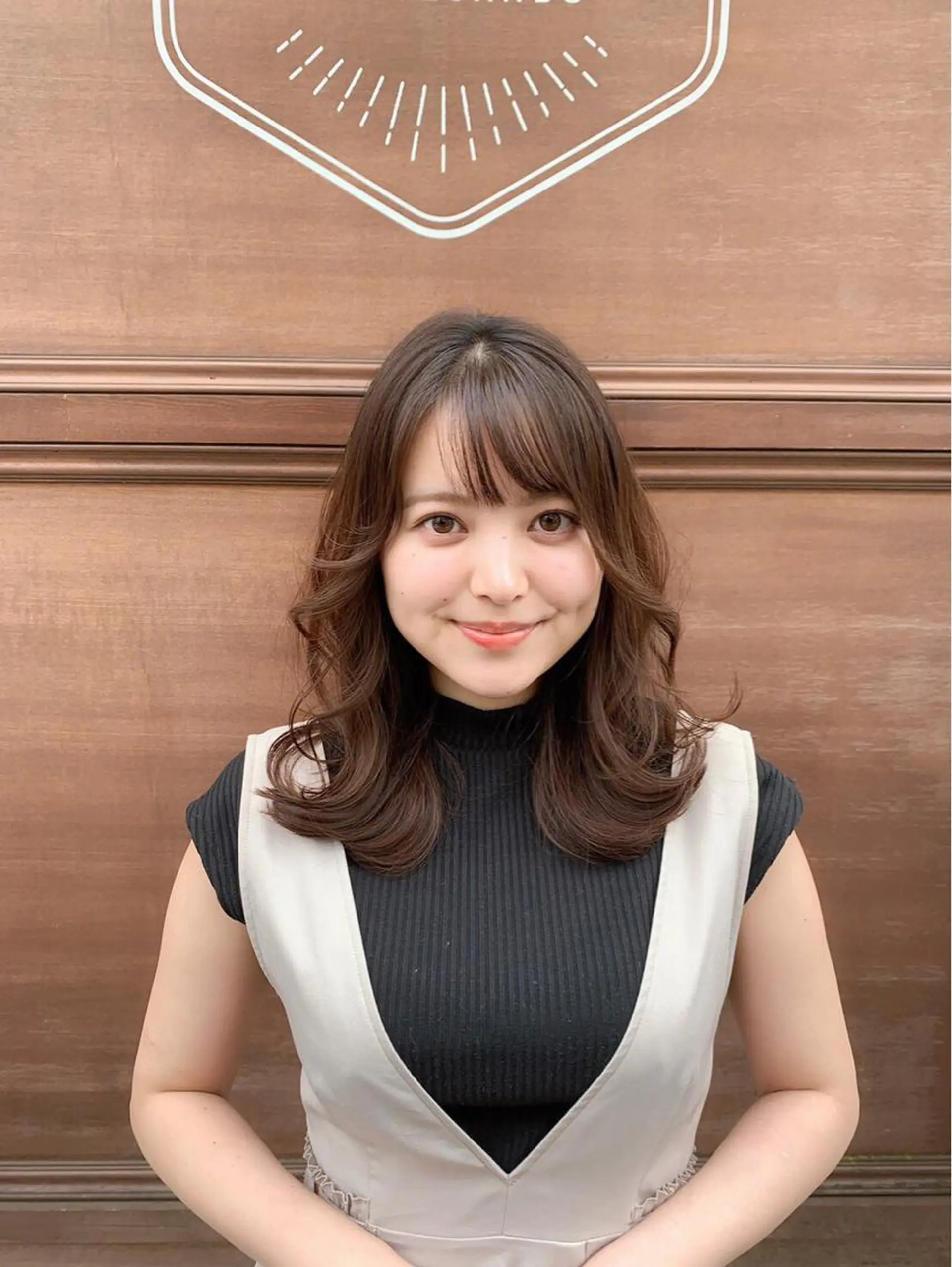 ミディアム カラー BEBE所属・ブリーチなし 透明感カラーKANAのヘアスタイル