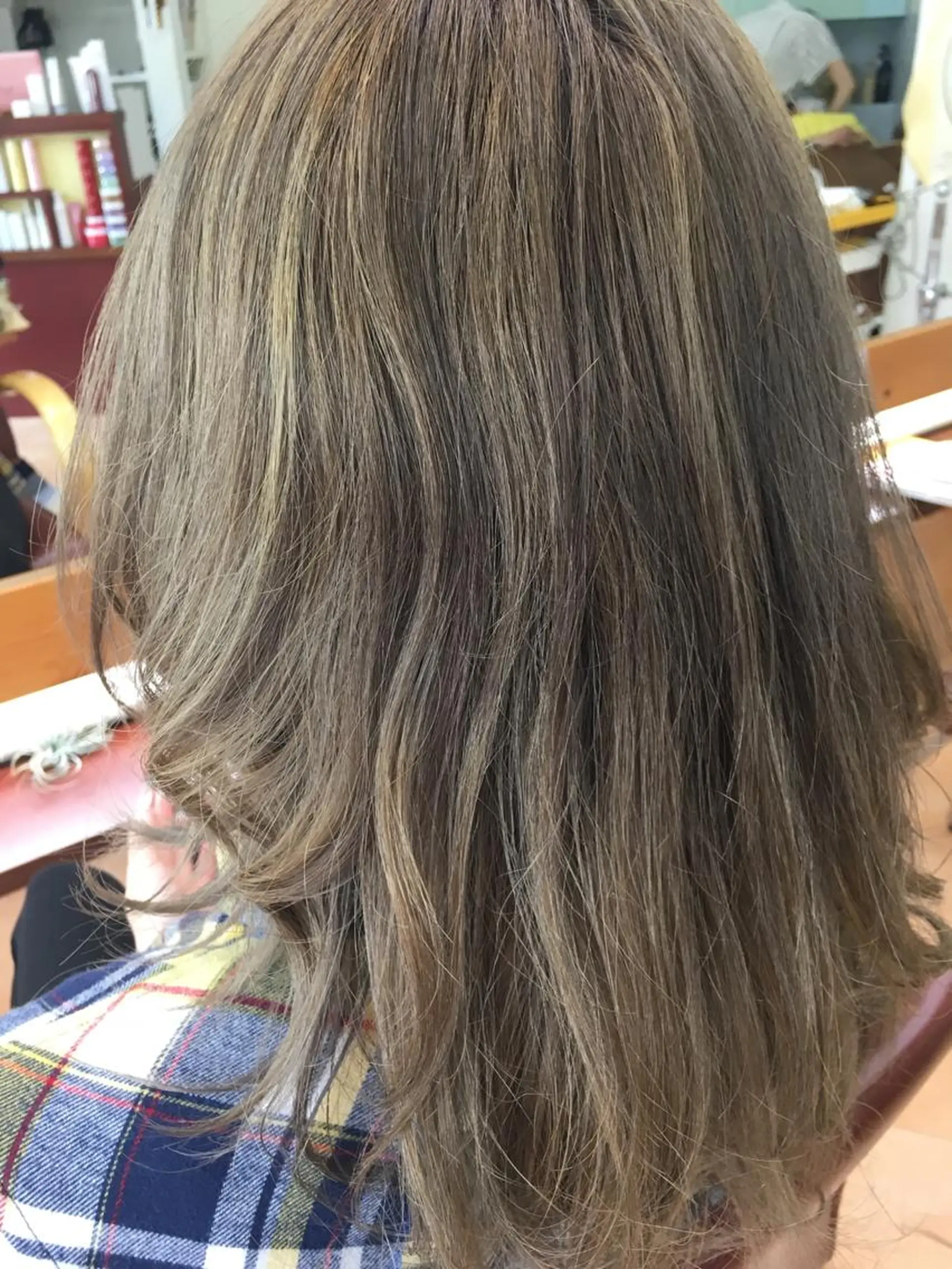 セミロング カット ヘアカラー トリートメント ヘッドスパ ダブルカラー🎉 ハイトーン🎉スドウのヘアスタイル